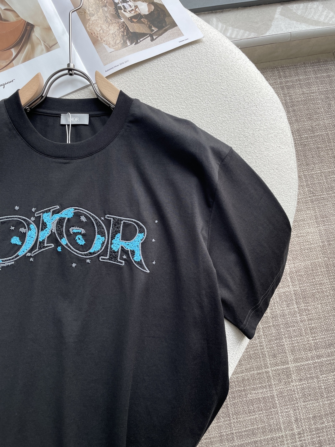 Dior 2026春夏新款首发专柜最新款短袖圆领T恤 高端订制 设计前卫时尚！品牌logo重工艺设计 高