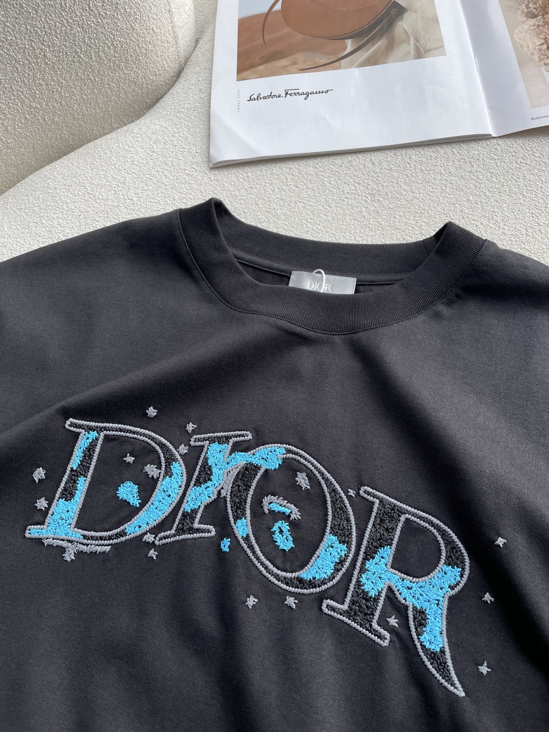 Dior 2026春夏新款首发专柜最新款短袖圆领T恤 高端订制 设计前卫时尚！品牌logo重工艺设计 高