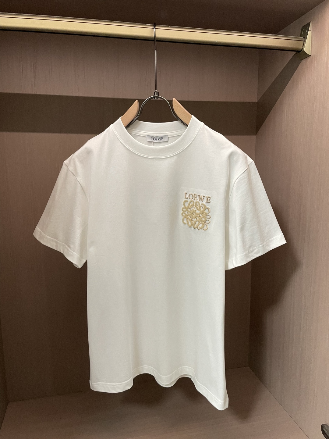Loewe 2026春夏新款首发专柜最新款短袖圆领T恤 高端订制 设计前卫时尚！品牌logo重工艺设计 