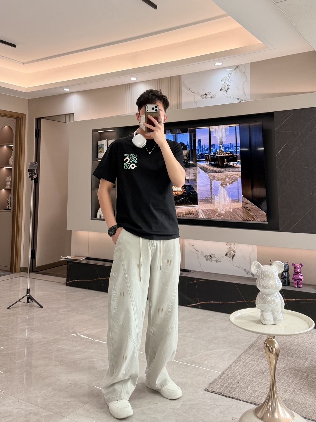 Loewe 2026春夏新款首发专柜最新款短袖圆领T恤 高端订制 设计前卫时尚！品牌logo重工艺设计 