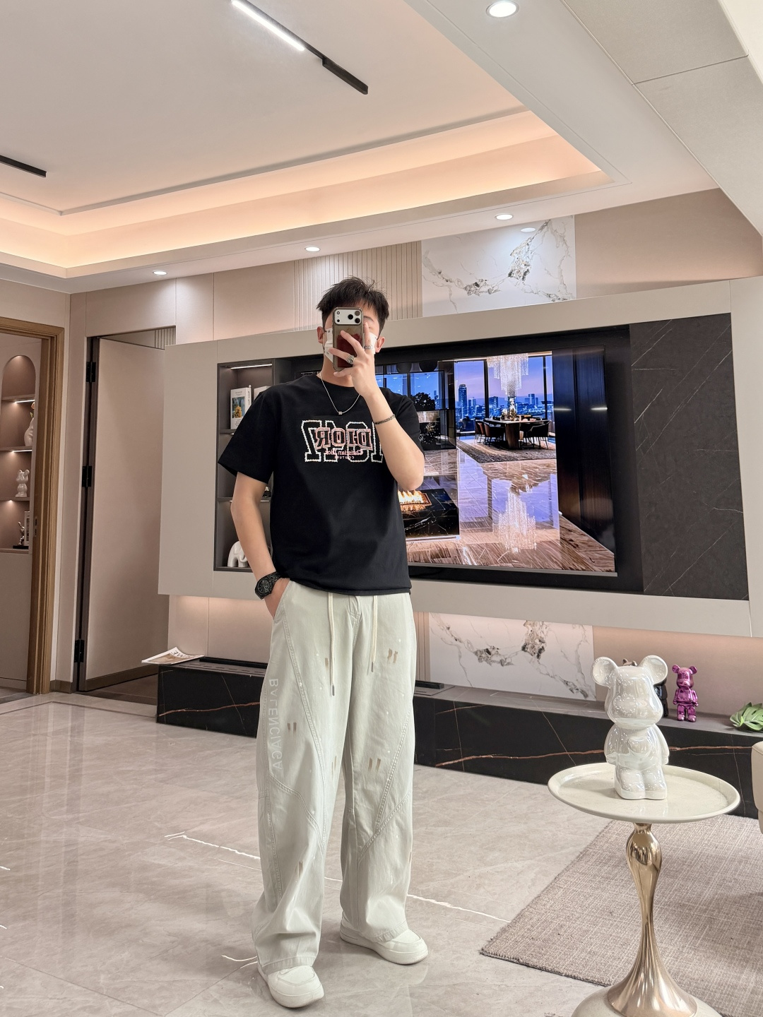 D奥 2026春夏新款首发专柜最新款短袖圆领T恤 高端订制 设计前卫时尚！品牌logo重工艺设计 高端定