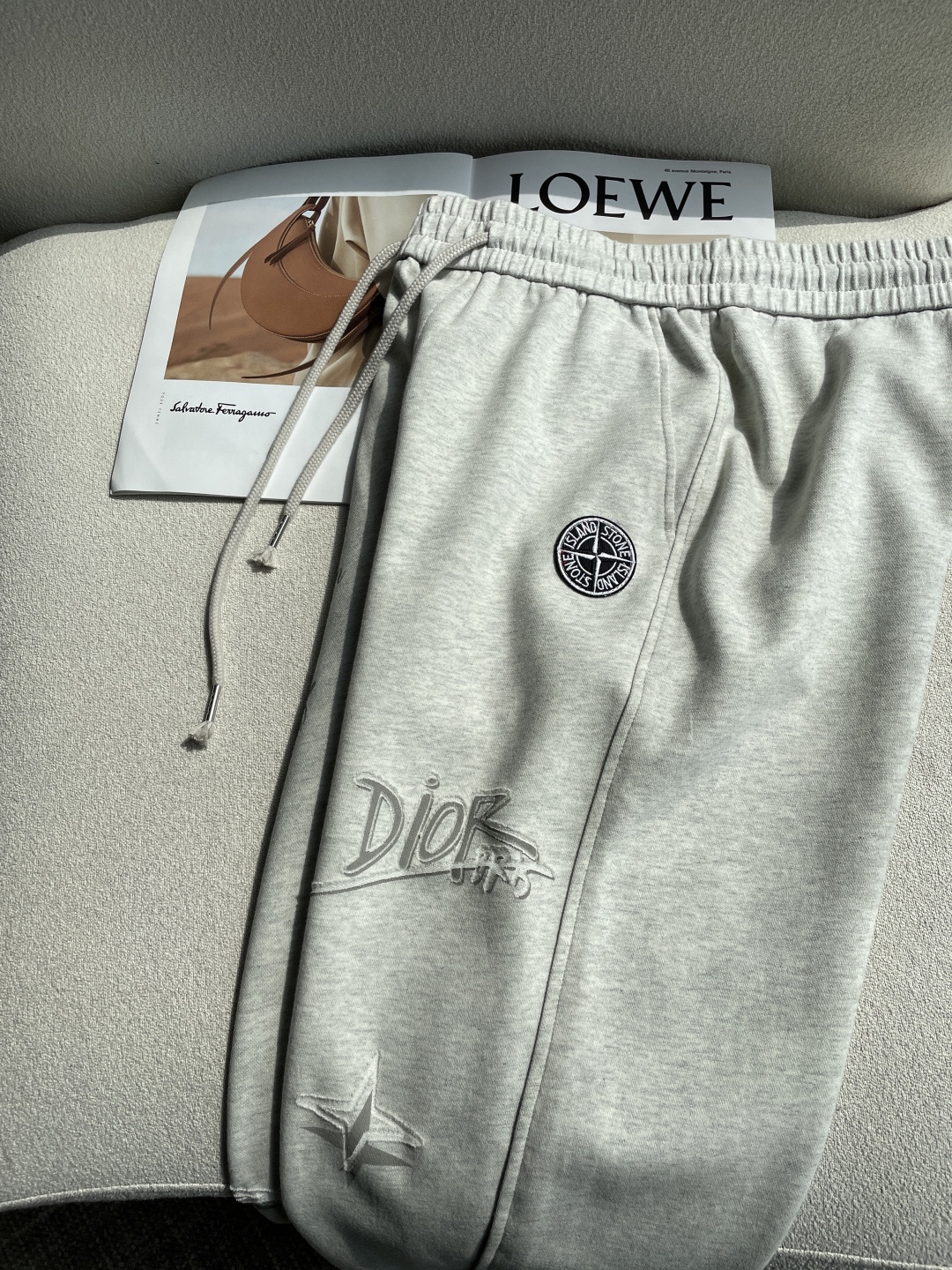D奥 2026春夏 最新休闲裤 潮人必备 版型超赞，能很好的修复各种腿型，非常个性！柔软排汗，舒适度极高