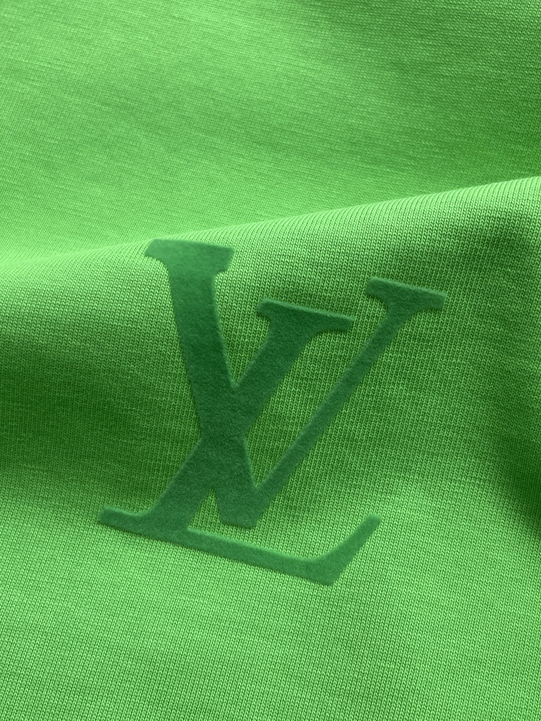 Lv 2026春夏新款首发专柜最新款短袖圆领T恤 高端订制 设计前卫时尚！品牌logo重工艺设计 高端定