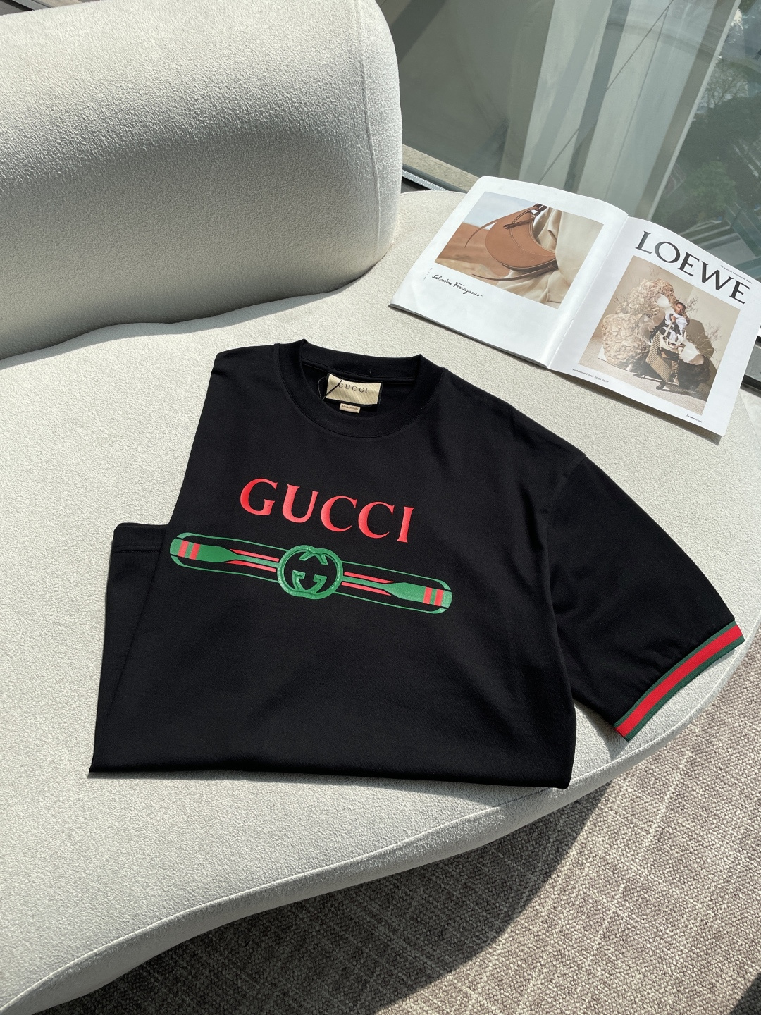 Gucc 2026春夏新款首发专柜最新款短袖圆领T恤 高端订制 设计前卫时尚！品牌logo重工艺设计 高