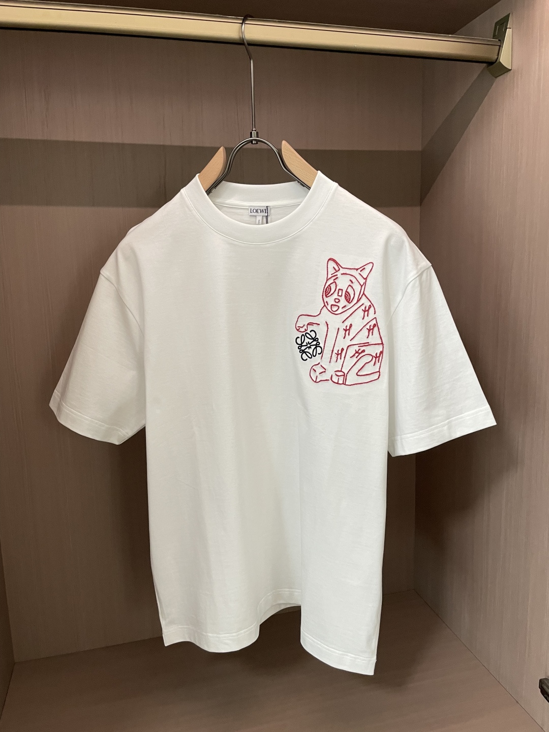 Loewe 2026春夏新款首发专柜最新款短袖圆领T恤 高端订制 设计前卫时尚！品牌logo重工艺设计 