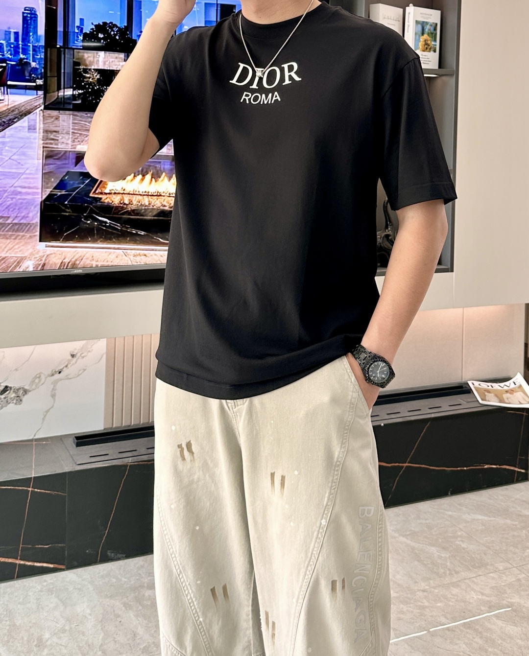 D奥 2026春夏新款首发专柜最新款短袖圆领T恤 高端订制 设计前卫时尚！品牌logo重工艺设计 高端定
