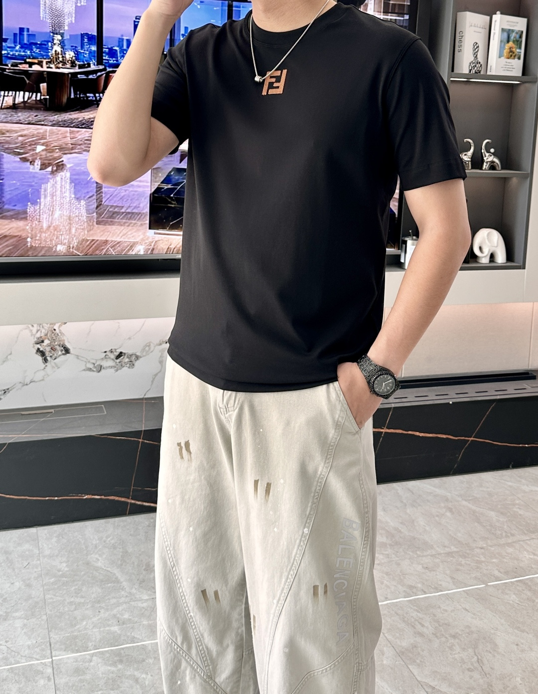 NO:758150,FD 2026 spring and summer new style debut counter, the latest short-sleeved round neck T-shirt, high-end customization, avant-garde and fashionable design!  Brand logo emphasizes craftsmanship design. High-end customized 100% cotton top-grade mercerized fabric. Soft to the touch. Comfortable to wear. Exquisite stitching at the counter level. Fine workmanship. The upper body effect is incomparably handsome!  A must-have item for a stylish man!  Size M-3XL,,T-shirt,tees,t-shirt,19860909FD 2026春夏新款首发专柜最新款短袖圆领T恤 高端订制 设计前卫时尚！品牌logo重工艺设计 高端定制百分百棉顶级丝光面料.手感柔软.穿着舒适.专柜级别精致车线.做工精细.上身效果无敌帅气！型男必备单品！ 码数M-3XL,,T-shirt,tees，t-shirt,,Men's clothing