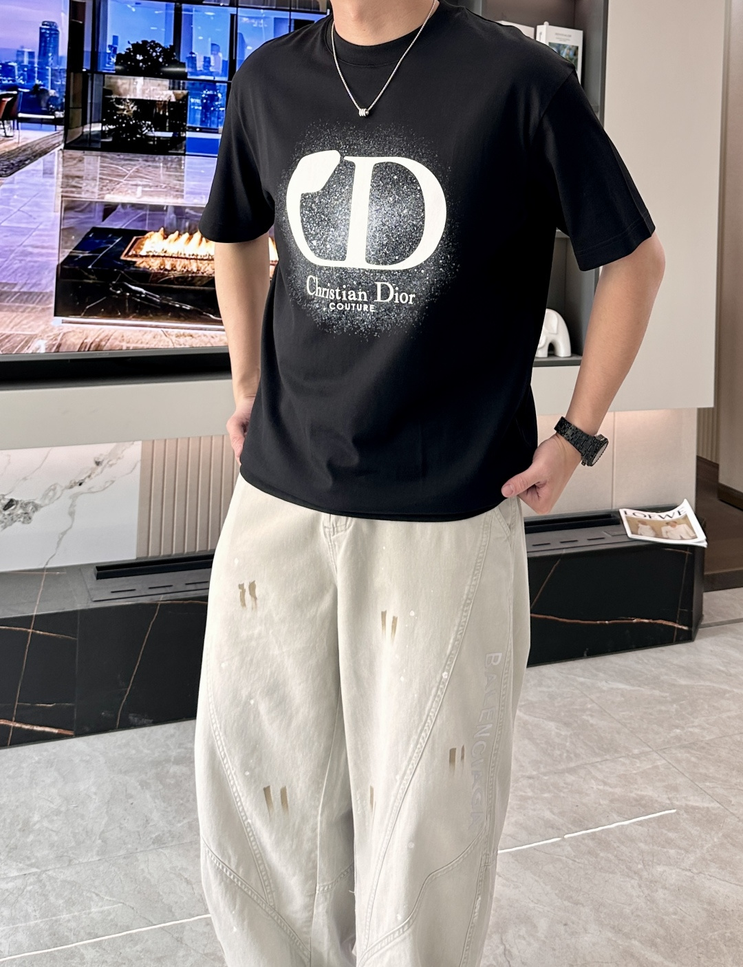 D奥 2026春夏新款首发专柜最新款短袖圆领T恤 高端订制 设计前卫时尚！品牌logo重工艺设计 高端定