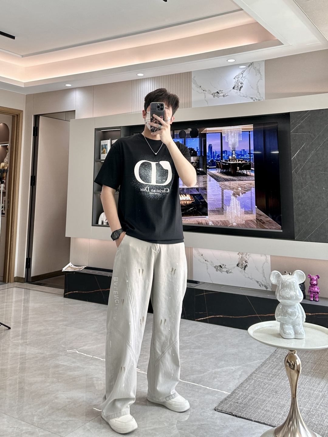 NO:758158,DAO's 2026 spring and summer new style debut counter, the latest short-sleeved round neck T-shirt, high-end customization, avant-garde and fashionable design!  Brand logo emphasizes craftsmanship design. High-end customized 100% cotton top-grade mercerized fabric. Soft to the touch. Comfortable to wear. Exquisite stitching at the counter level. Fine workmanship. The upper body effect is incomparably handsome!  A must-have item for a stylish man!  Size M-3XL,,T-shirt,tees,t-shirt,19860909D奥 2026春夏新款首发专柜最新款短袖圆领T恤 高端订制 设计前卫时尚！品牌logo重工艺设计 高端定制百分百棉顶级丝光面料.手感柔软.穿着舒适.专柜级别精致车线.做工精细.上身效果无敌帅气！型男必备单品！ 码数M-3XL,,T-shirt,tees，t-shirt,,Men's clothing