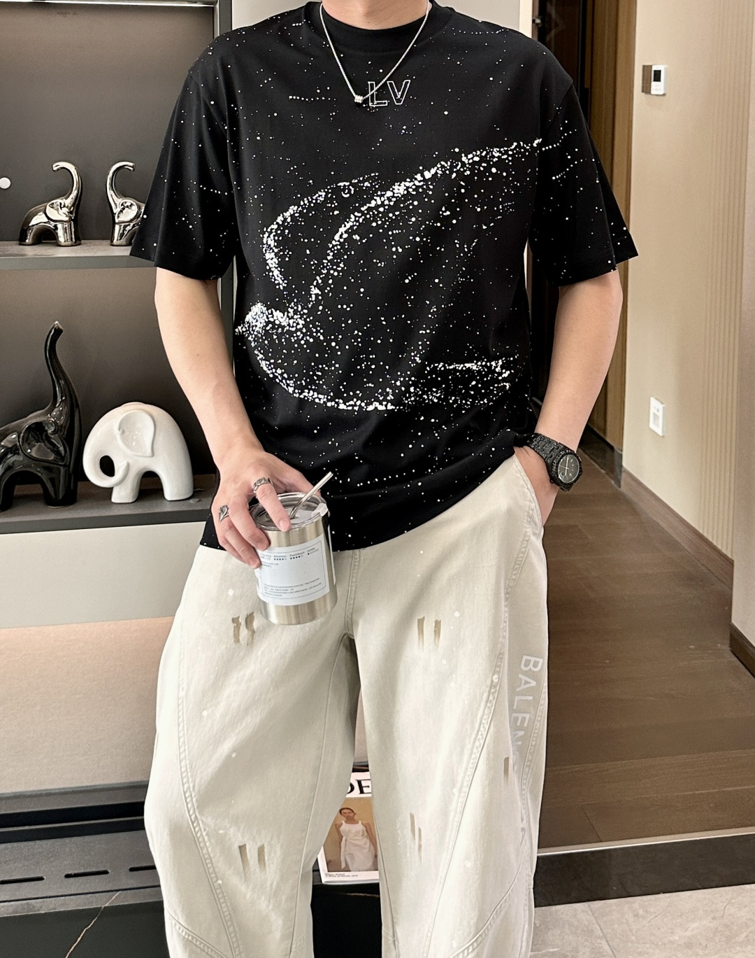 Lv 2026春夏新款首发专柜最新款短袖圆领T恤 高端订制 设计前卫时尚！品牌logo重工艺设计 高端定