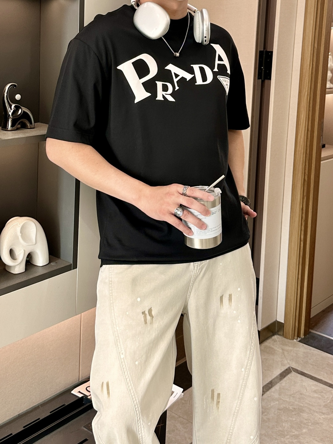 NO:758173,Prad's 2026 spring and summer new style debut counter, the latest short-sleeved round neck T-shirt, high-end customization, avant-garde and fashionable design!  Brand logo emphasizes craftsmanship design. High-end customized 100% cotton top-grade mercerized fabric. Soft to the touch. Comfortable to wear. Exquisite stitching at the counter level. Fine workmanship. The upper body effect is incomparably handsome!  A must-have item for a stylish man!  Size M-3XL,,prada,T-shirt,tees,t-shirt,19860909Prad 2026春夏新款首发专柜最新款短袖圆领T恤 高端订制 设计前卫时尚！品牌logo重工艺设计 高端定制百分百棉顶级丝光面料.手感柔软.穿着舒适.专柜级别精致车线.做工精细.上身效果无敌帅气！型男必备单品！ 码数M-3XL,,prada,T-shirt,tees，t-shirt,,Men's clothing