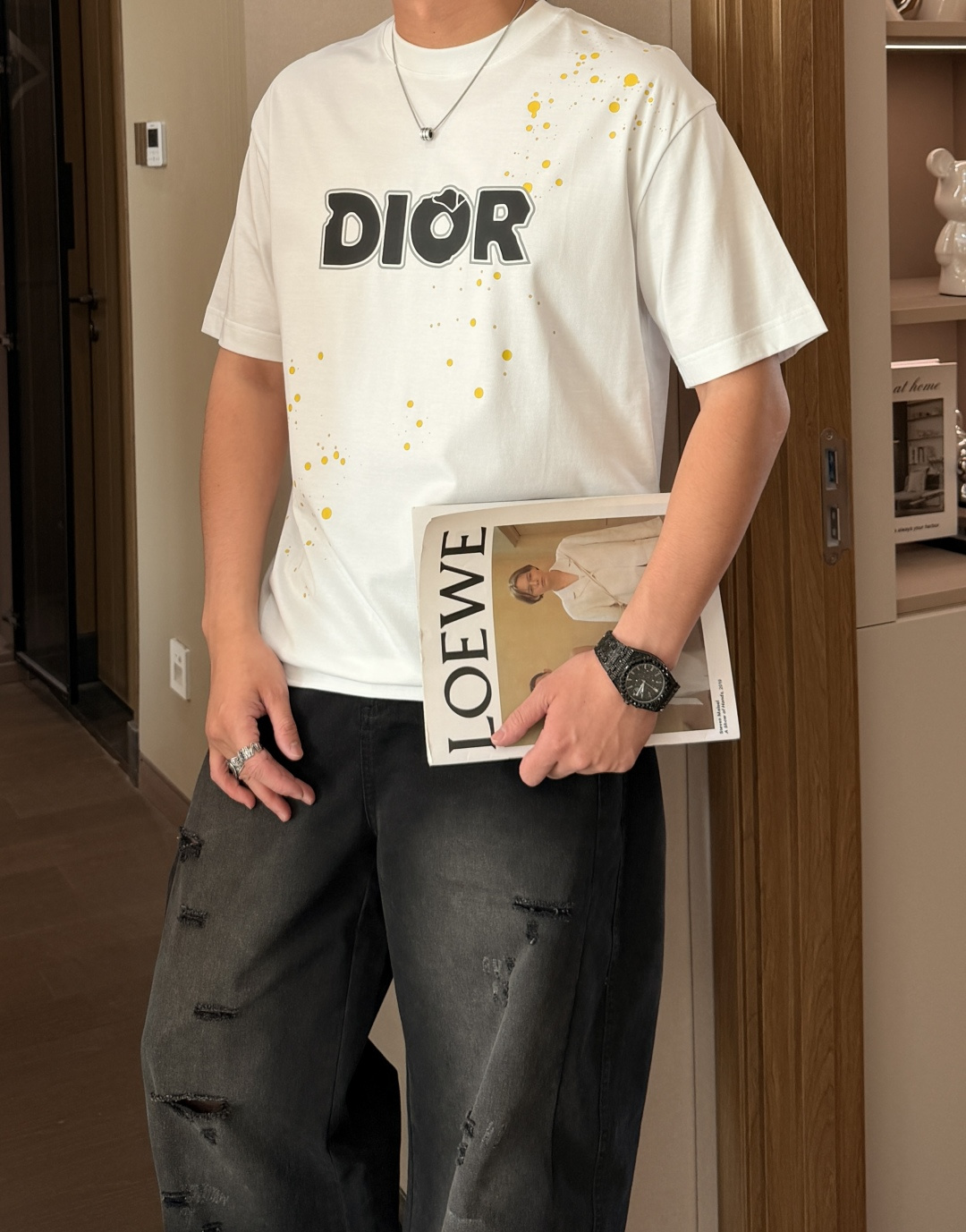 NO:761263,DAO's 2026 spring and summer new style debut counter, the latest short-sleeved round neck T-shirt, high-end custom design, avant-garde and fashionable!  Brand logo emphasizes craftsmanship design. High-end customized 100% cotton top-grade mercerized fabric. Soft to the touch. Comfortable to wear. Exquisite stitching at the counter level. Fine workmanship. The upper body effect is incomparably handsome!  A must-have item for a stylish man!  Size M-3XL,,T-shirt,tees,t-shirt,19860909D奥2026春夏新款首发专柜最新款短袖圆领T恤 高端订制 设计前卫时尚！品牌logo重工艺设计 高端定制百分百棉顶级丝光面料.手感柔软.穿着舒适.专柜级别精致车线.做工精细.上身效果无敌帅气！型男必备单品！ 码数M-3XL,,T-shirt,tees，t-shirt,,Men's clothing