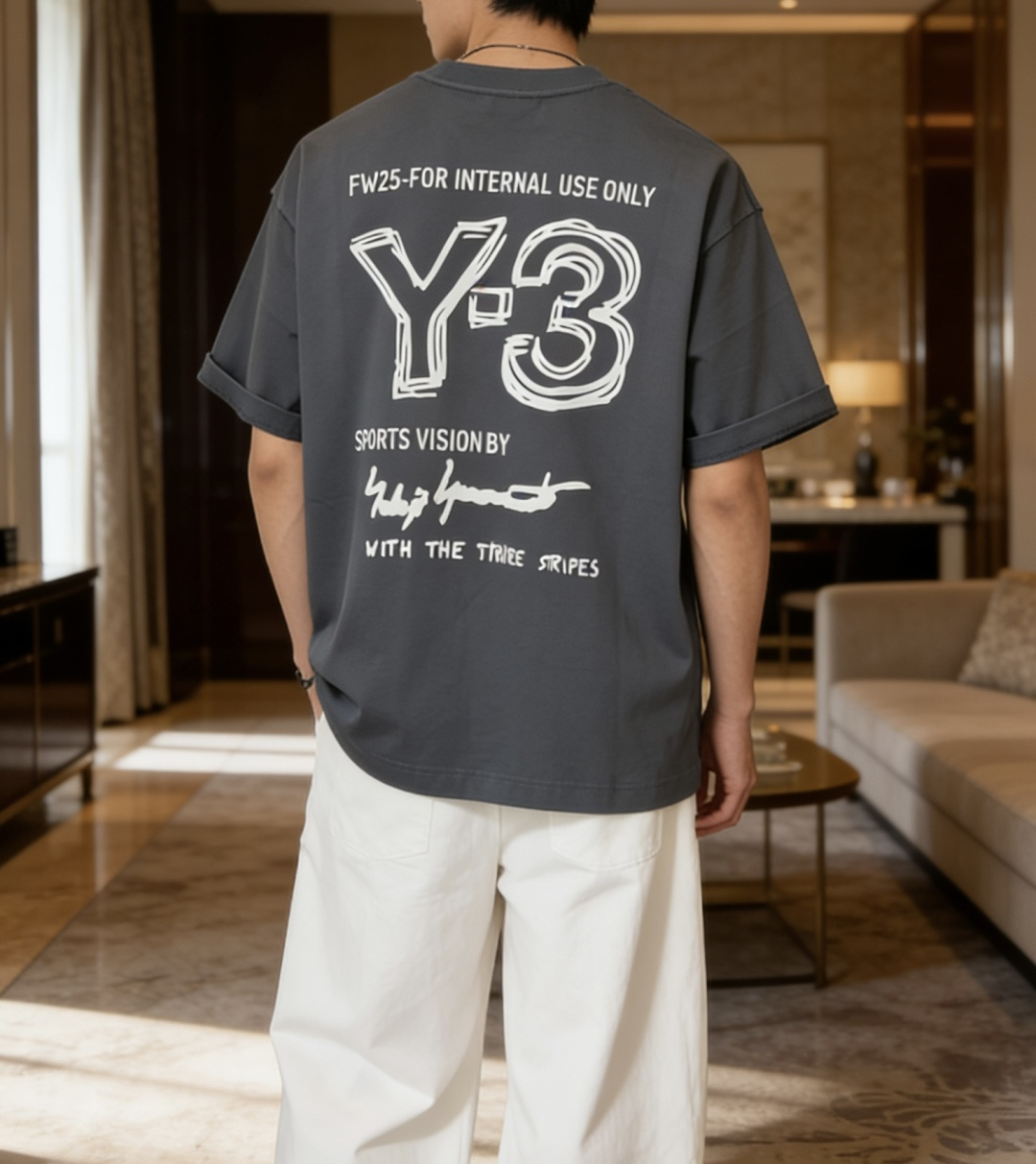 Y-3 2026春夏款/官网同步面料采用重磅纯棉精梳棉面料，OS宽松版型，上身版型超正！日常百搭，衣橱必