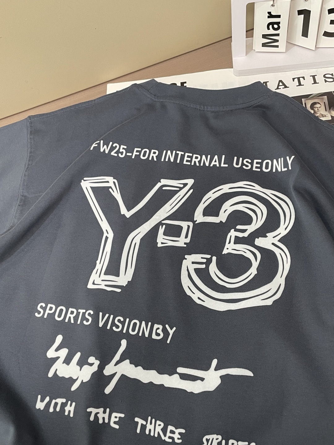 Y-3 2026春夏款/官网同步面料采用重磅纯棉精梳棉面料，OS宽松版型，上身版型超正！日常百搭，衣橱必