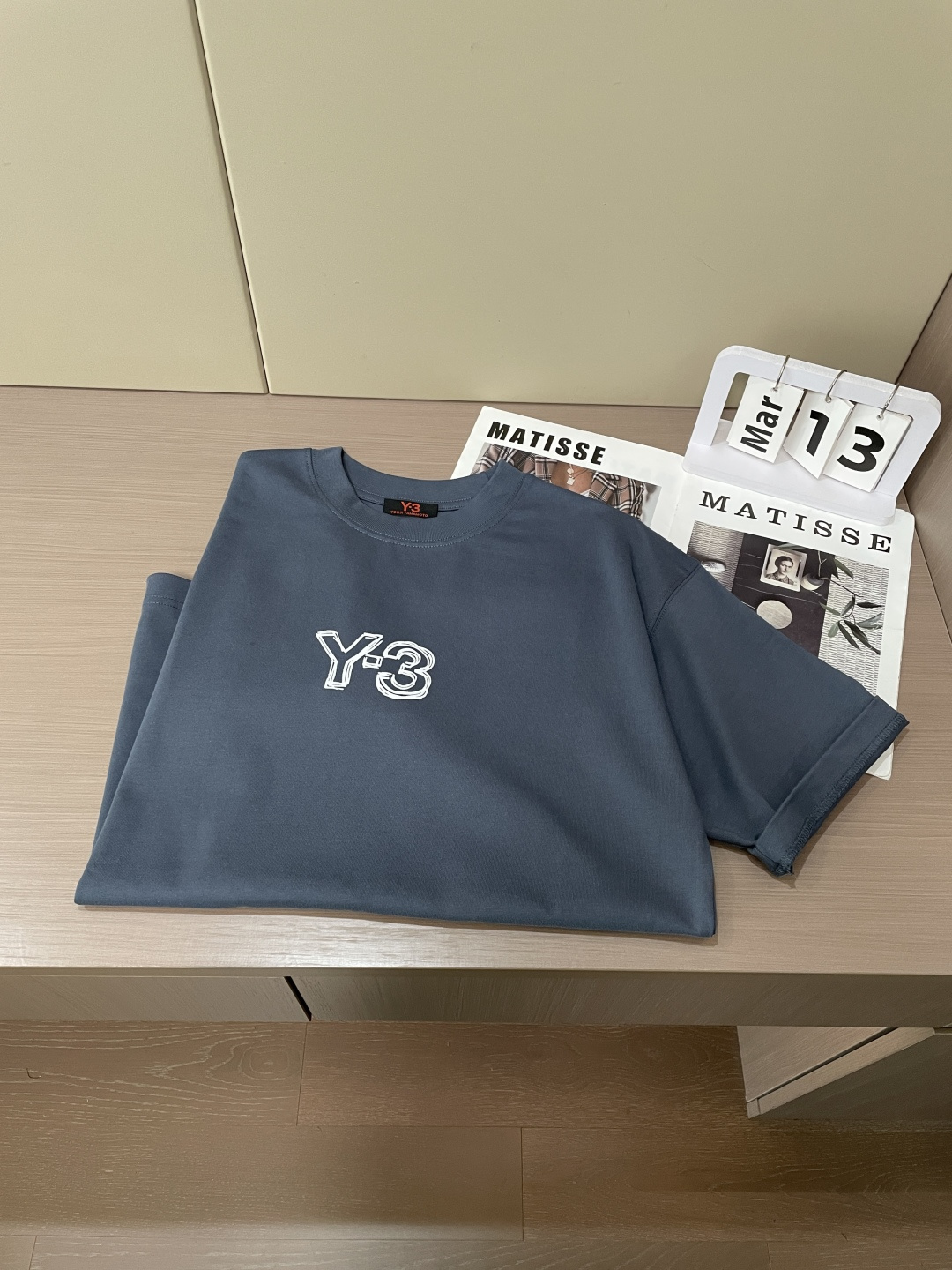 Y-3 2026春夏款/官网同步面料采用重磅纯棉精梳棉面料，OS宽松版型，上身版型超正！日常百搭，衣橱必