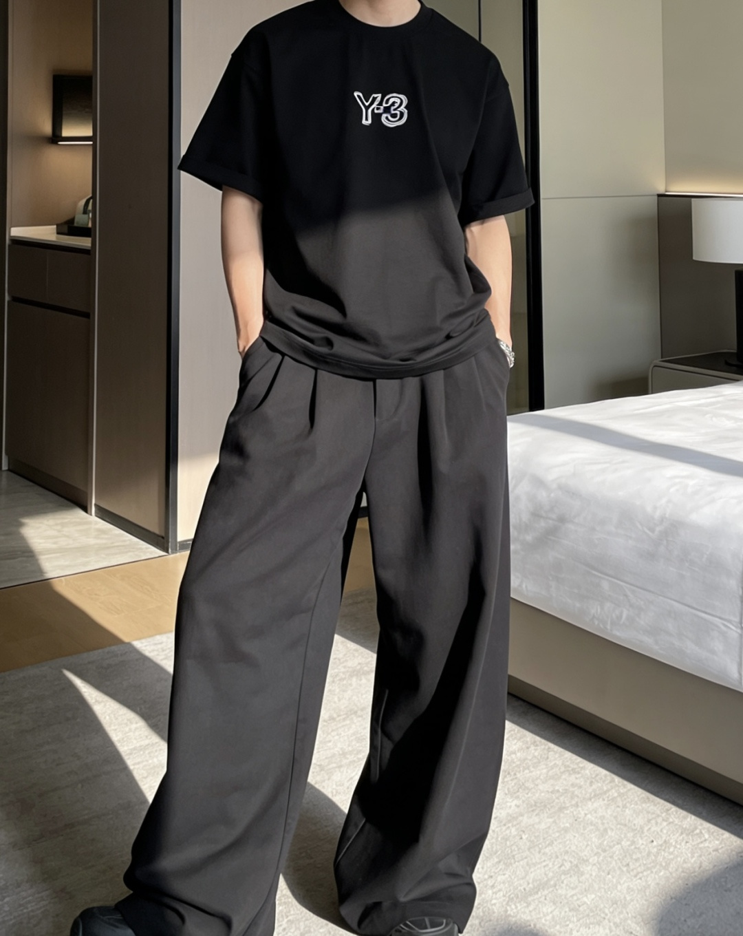 Y-3 2026春夏款/官网同步面料采用重磅纯棉精梳棉面料，OS宽松版型，上身版型超正！日常百搭，衣橱必