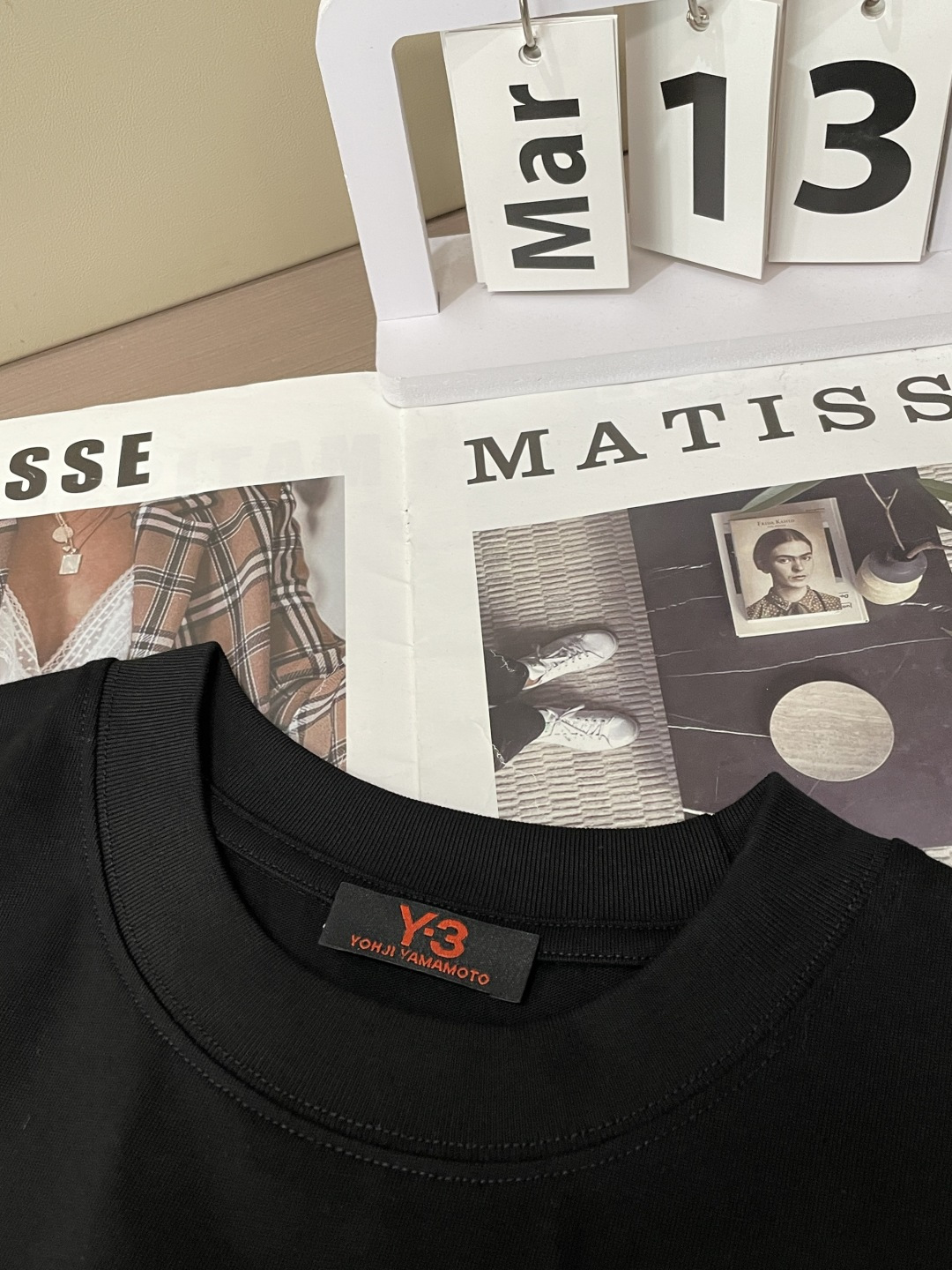 Y-3 2026春夏款/官网同步面料采用重磅纯棉精梳棉面料，OS宽松版型，上身版型超正！日常百搭，衣橱必