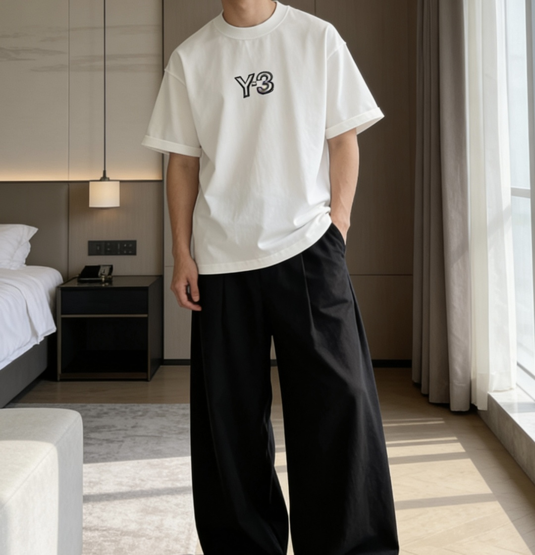 Y-3 2026春夏款/官网同步面料采用重磅纯棉精梳棉面料，OS宽松版型，上身版型超正！日常百搭，衣橱必