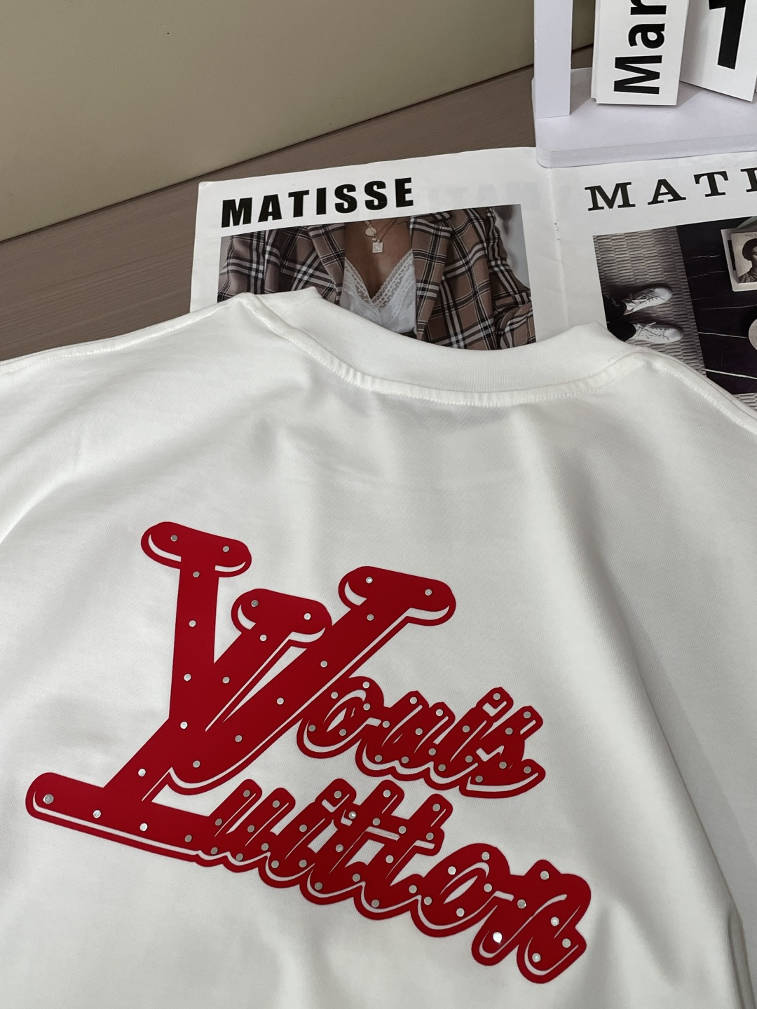 Lv2026春夏款/官网同步面料采用重磅纯棉精梳棉面料，OS宽松版型，上身版型超正！日常百搭，衣橱必备单