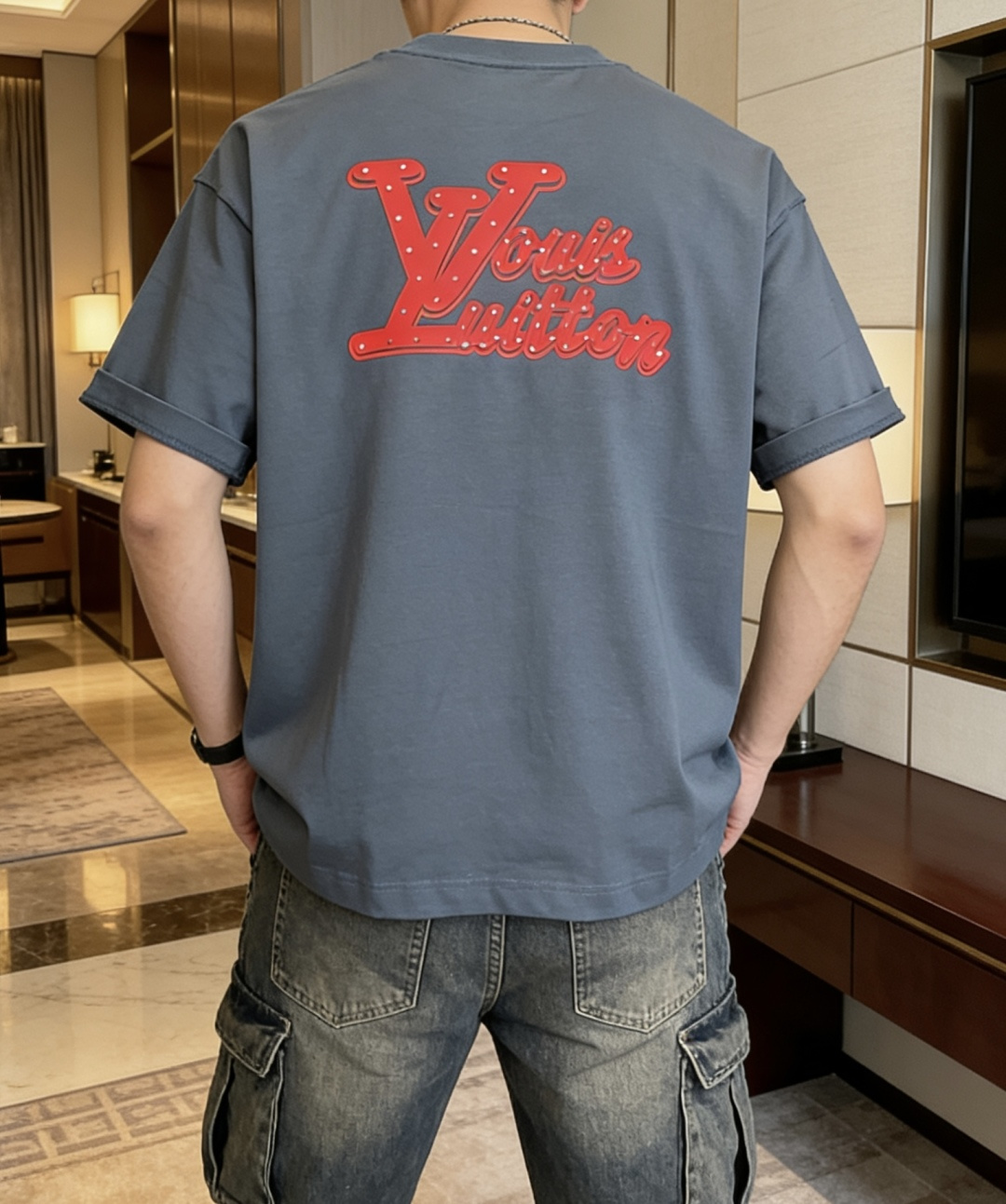 Lv2026春夏款/官网同步面料采用重磅纯棉精梳棉面料，OS宽松版型，上身版型超正！日常百搭，衣橱必备单