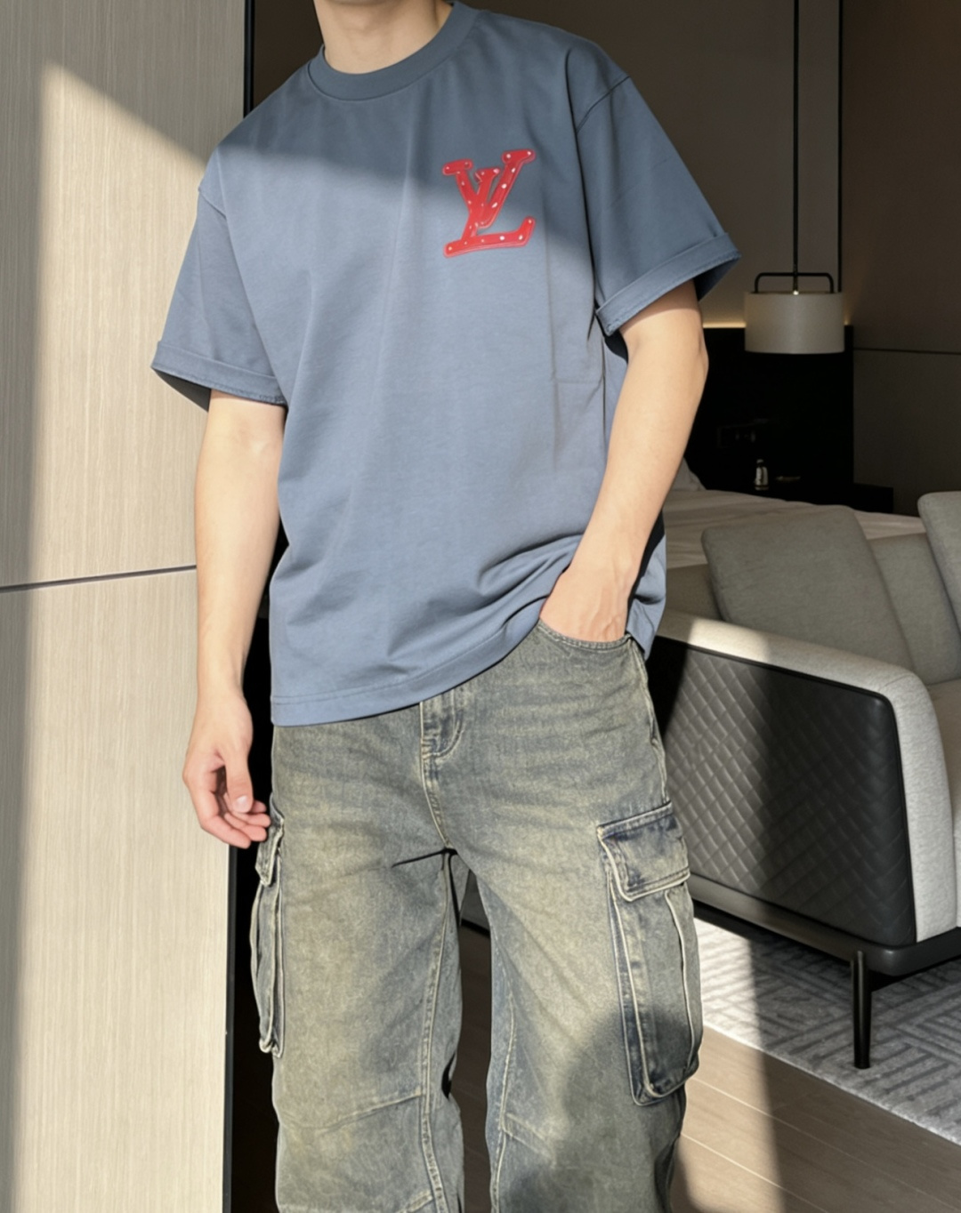 Lv2026春夏款/官网同步面料采用重磅纯棉精梳棉面料，OS宽松版型，上身版型超正！日常百搭，衣橱必备单