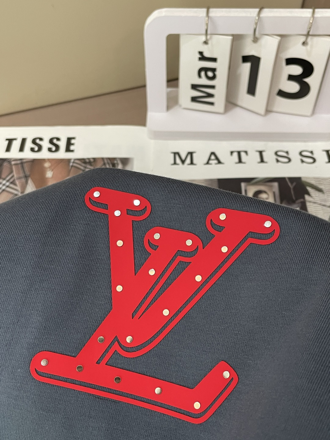 Lv2026春夏款/官网同步面料采用重磅纯棉精梳棉面料，OS宽松版型，上身版型超正！日常百搭，衣橱必备单