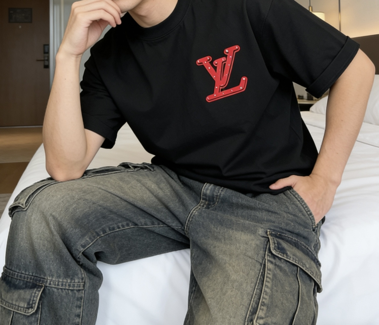 Lv2026春夏款/官网同步面料采用重磅纯棉精梳棉面料，OS宽松版型，上身版型超正！日常百搭，衣橱必备单