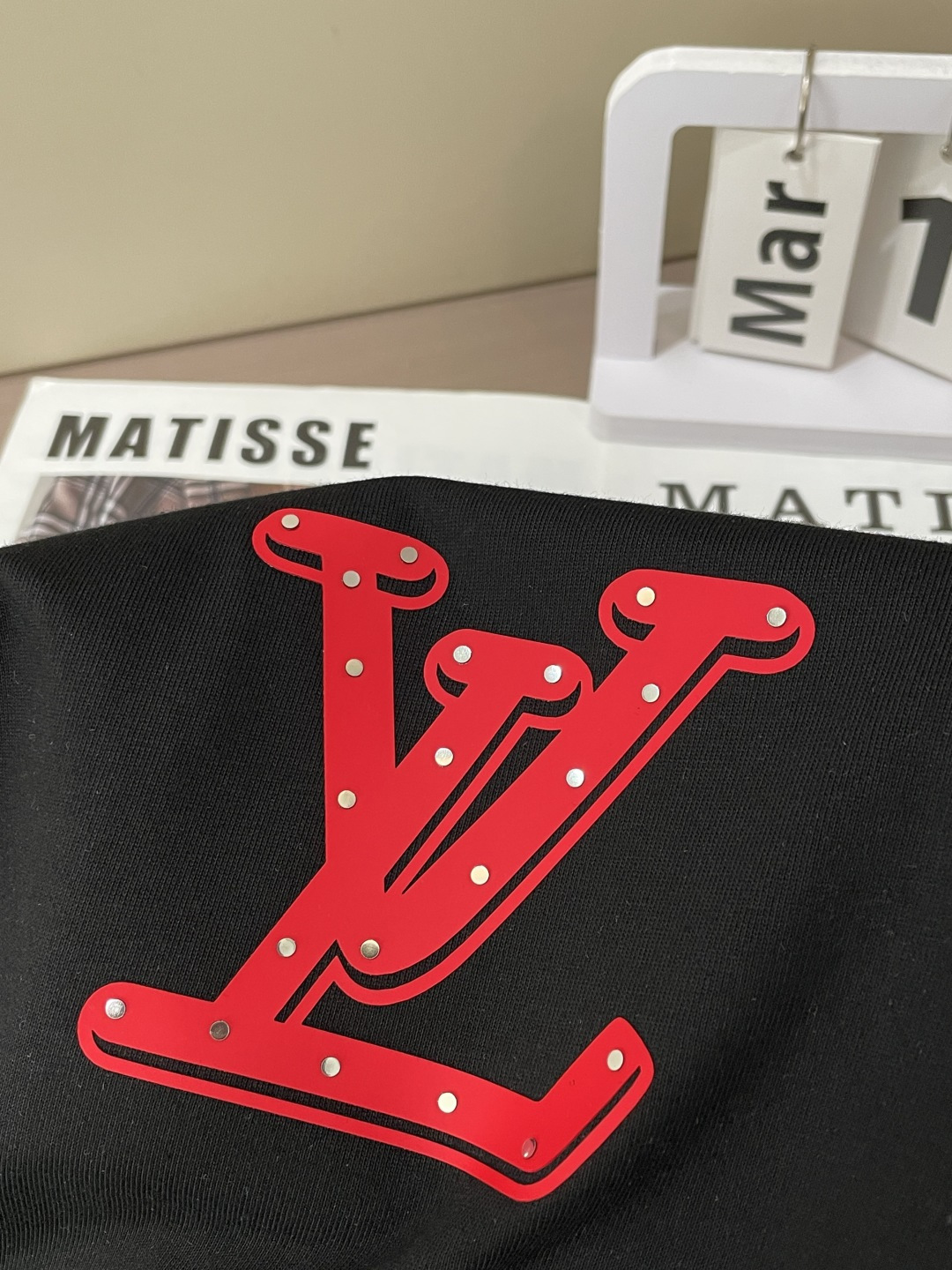 Lv2026春夏款/官网同步面料采用重磅纯棉精梳棉面料，OS宽松版型，上身版型超正！日常百搭，衣橱必备单