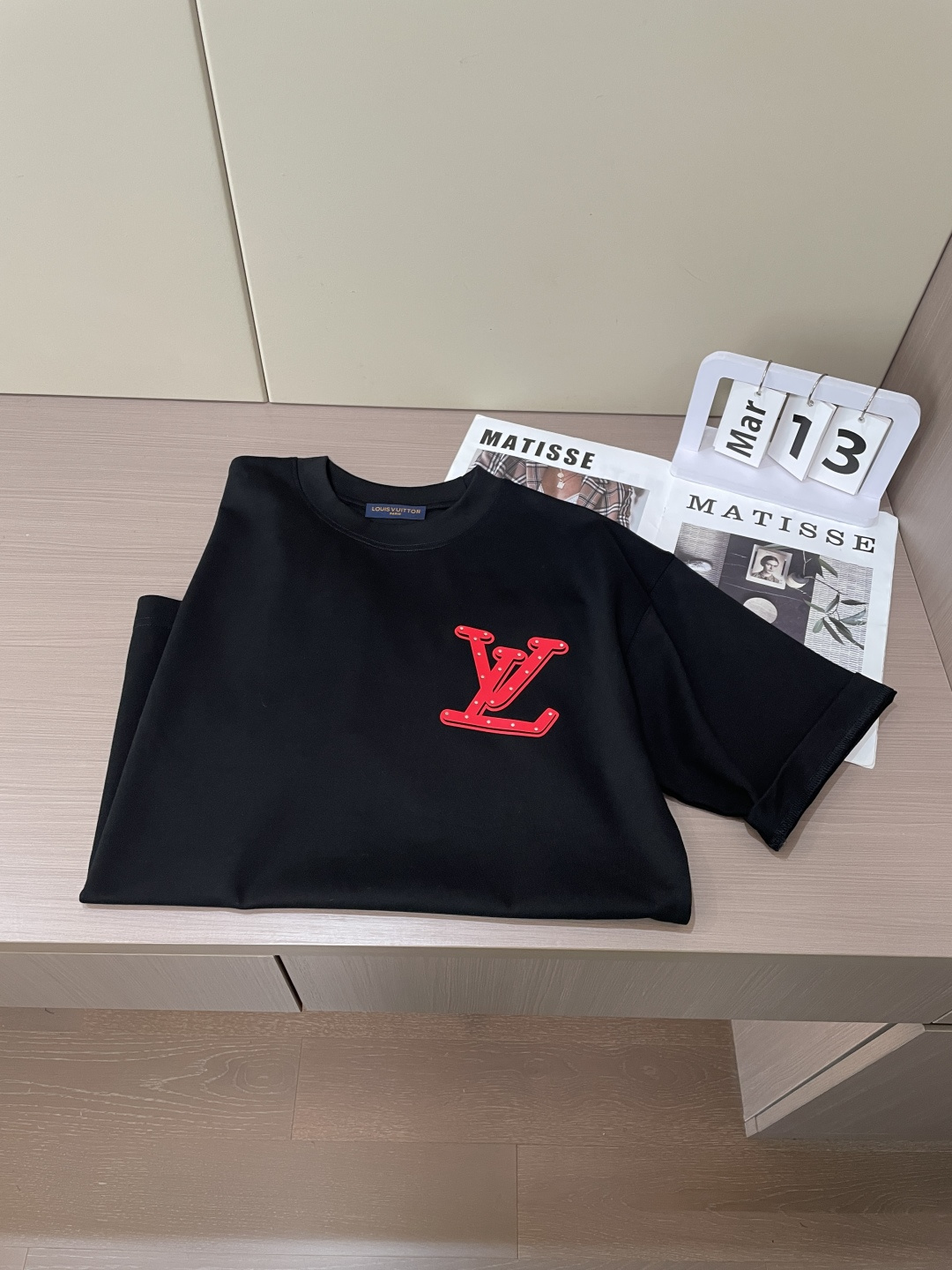 Lv2026春夏款/官网同步面料采用重磅纯棉精梳棉面料，OS宽松版型，上身版型超正！日常百搭，衣橱必备单