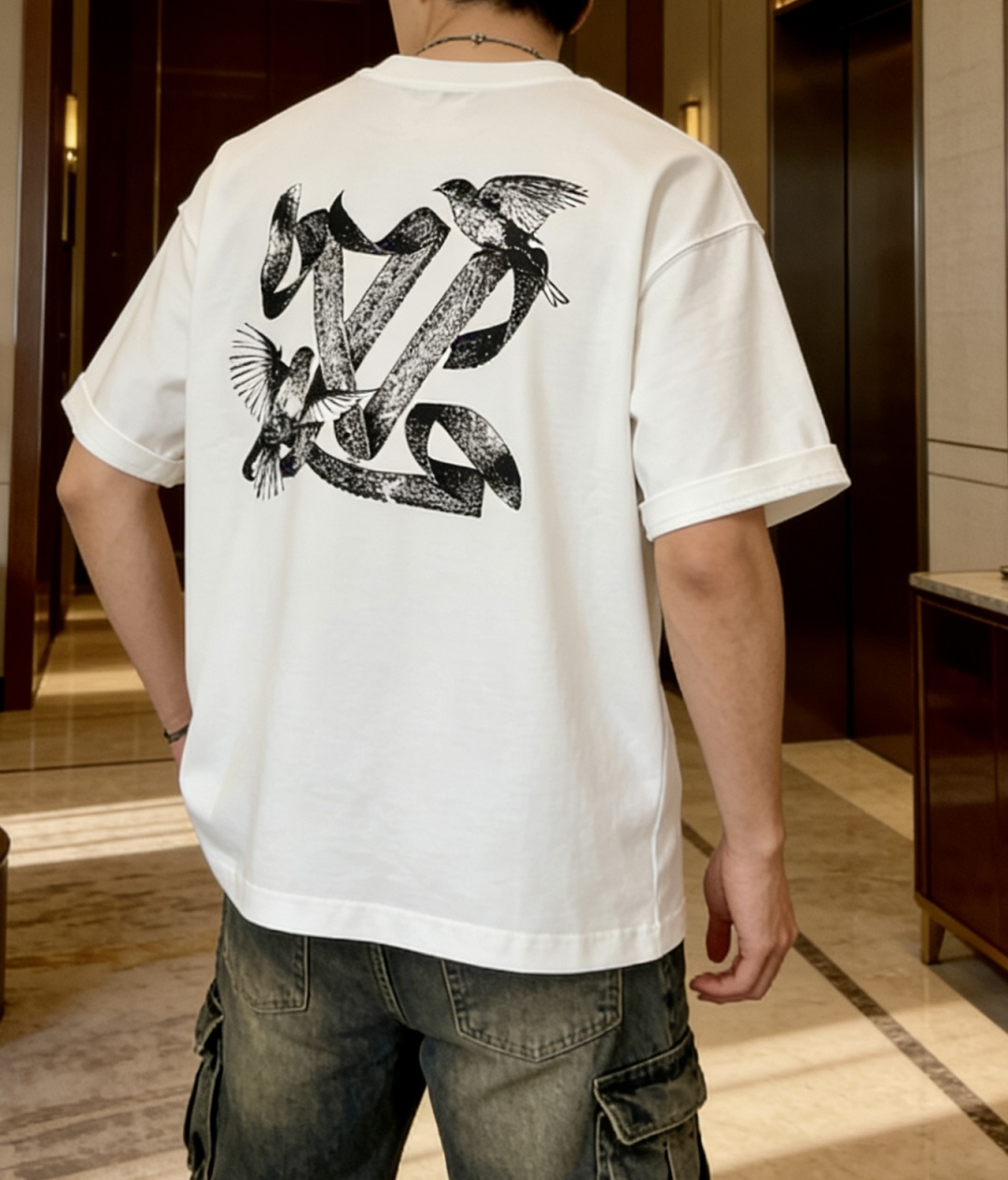 Lv2026春夏款/官网同步面料采用重磅纯棉精梳棉面料，OS宽松版型，上身版型超正！日常百搭，衣橱必备单