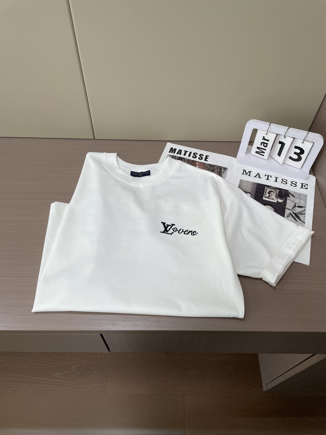 Lv2026春夏款/官网同步面料采用重磅纯棉精梳棉面料，OS宽松版型，上身版型超正！日常百搭，衣橱必备单