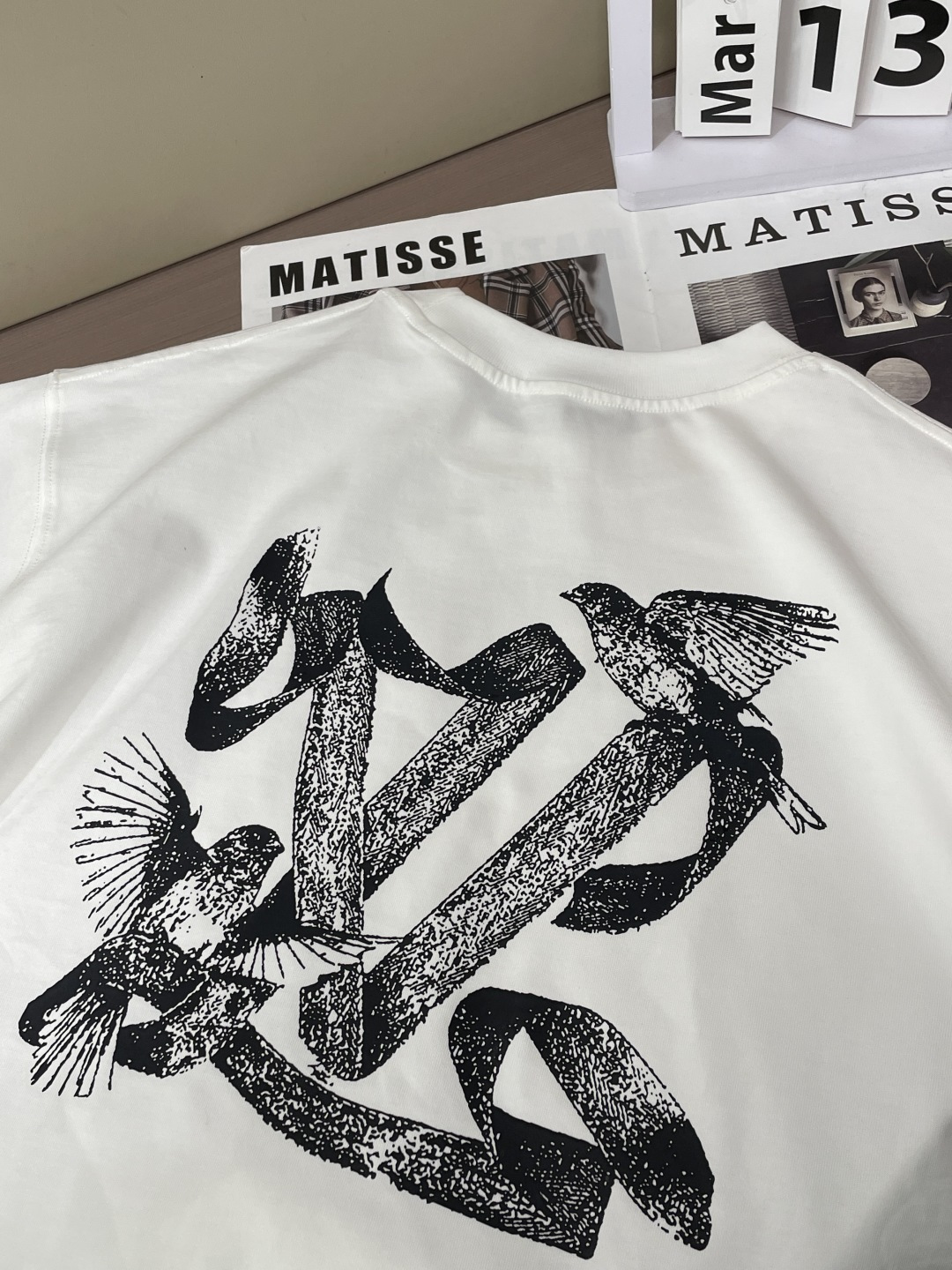 Lv2026春夏款/官网同步面料采用重磅纯棉精梳棉面料，OS宽松版型，上身版型超正！日常百搭，衣橱必备单