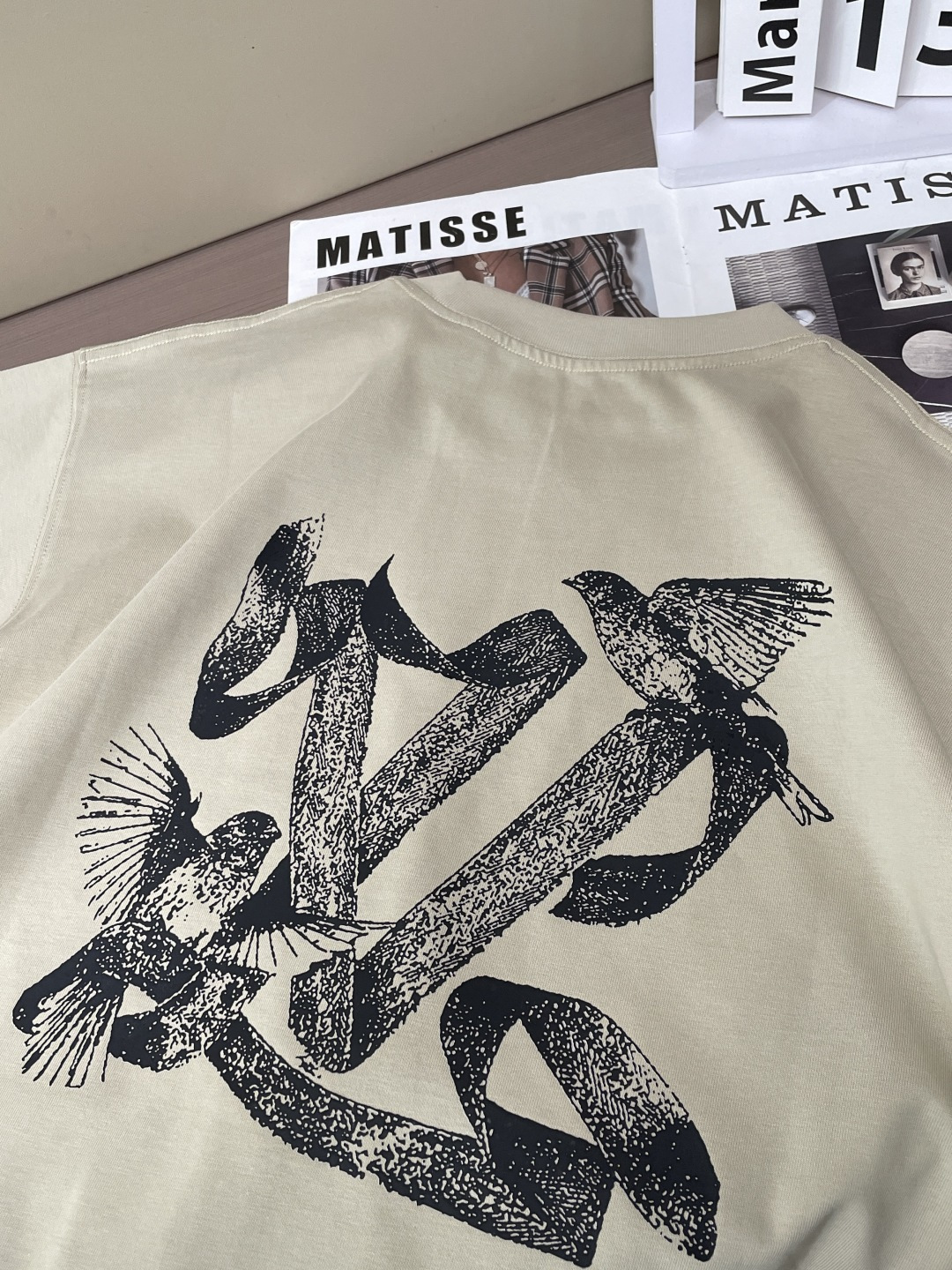 Lv2026春夏款/官网同步面料采用重磅纯棉精梳棉面料，OS宽松版型，上身版型超正！日常百搭，衣橱必备单