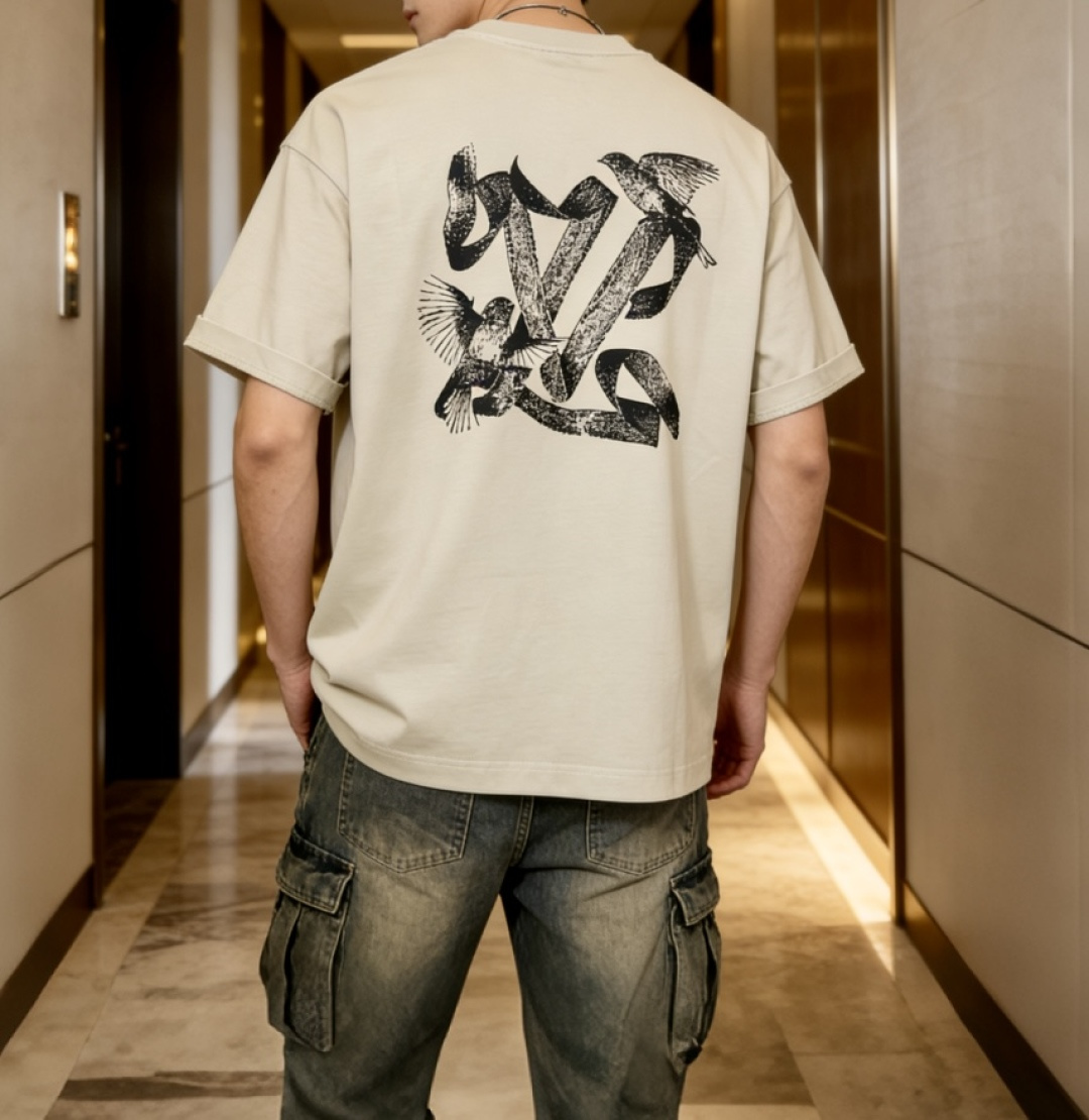 Lv2026春夏款/官网同步面料采用重磅纯棉精梳棉面料，OS宽松版型，上身版型超正！日常百搭，衣橱必备单