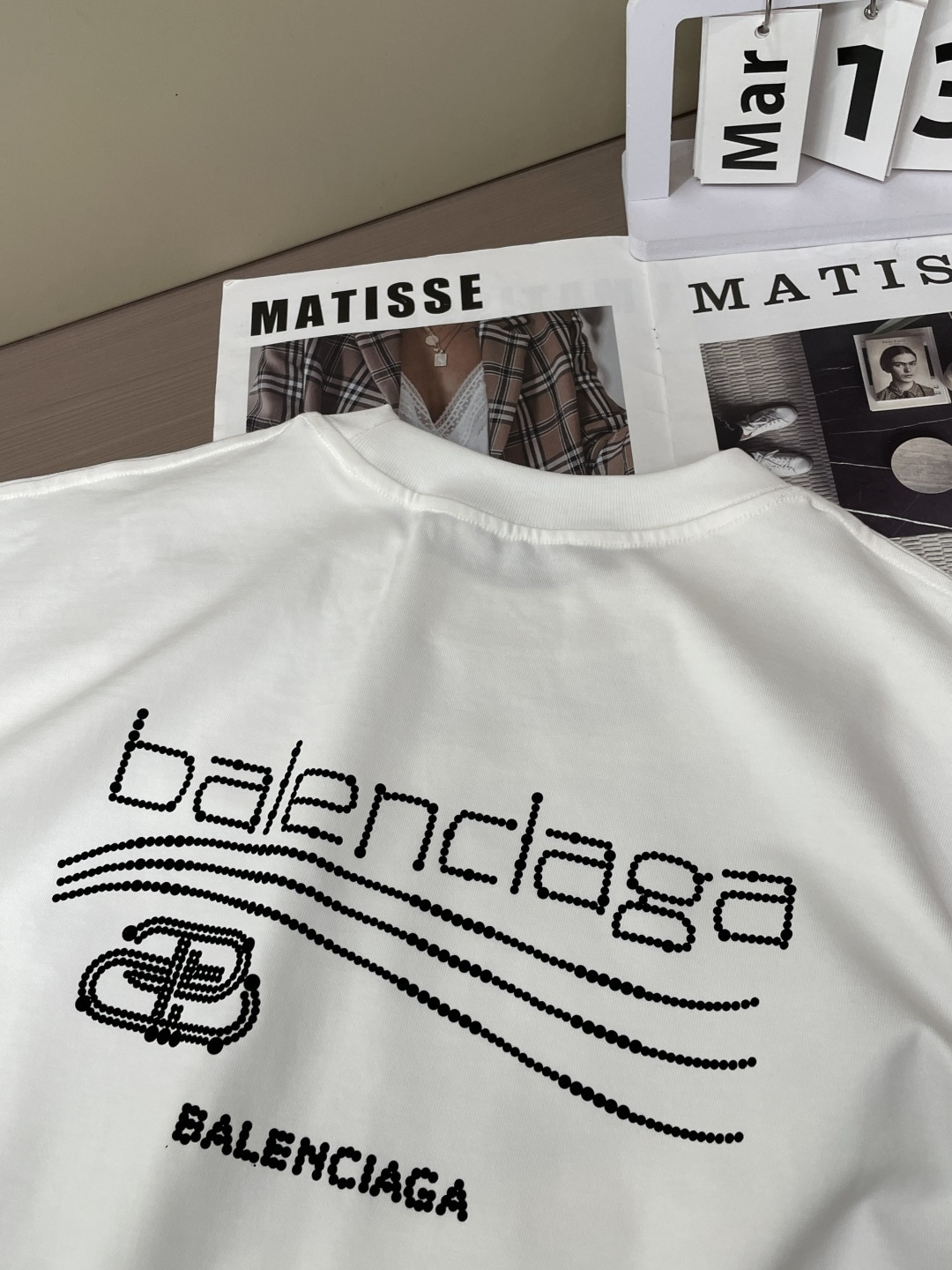 巴黎2026春夏款/官网同步面料采用重磅纯棉精梳棉面料，OS宽松版型，上身版型超正！日常百搭，衣橱必备单