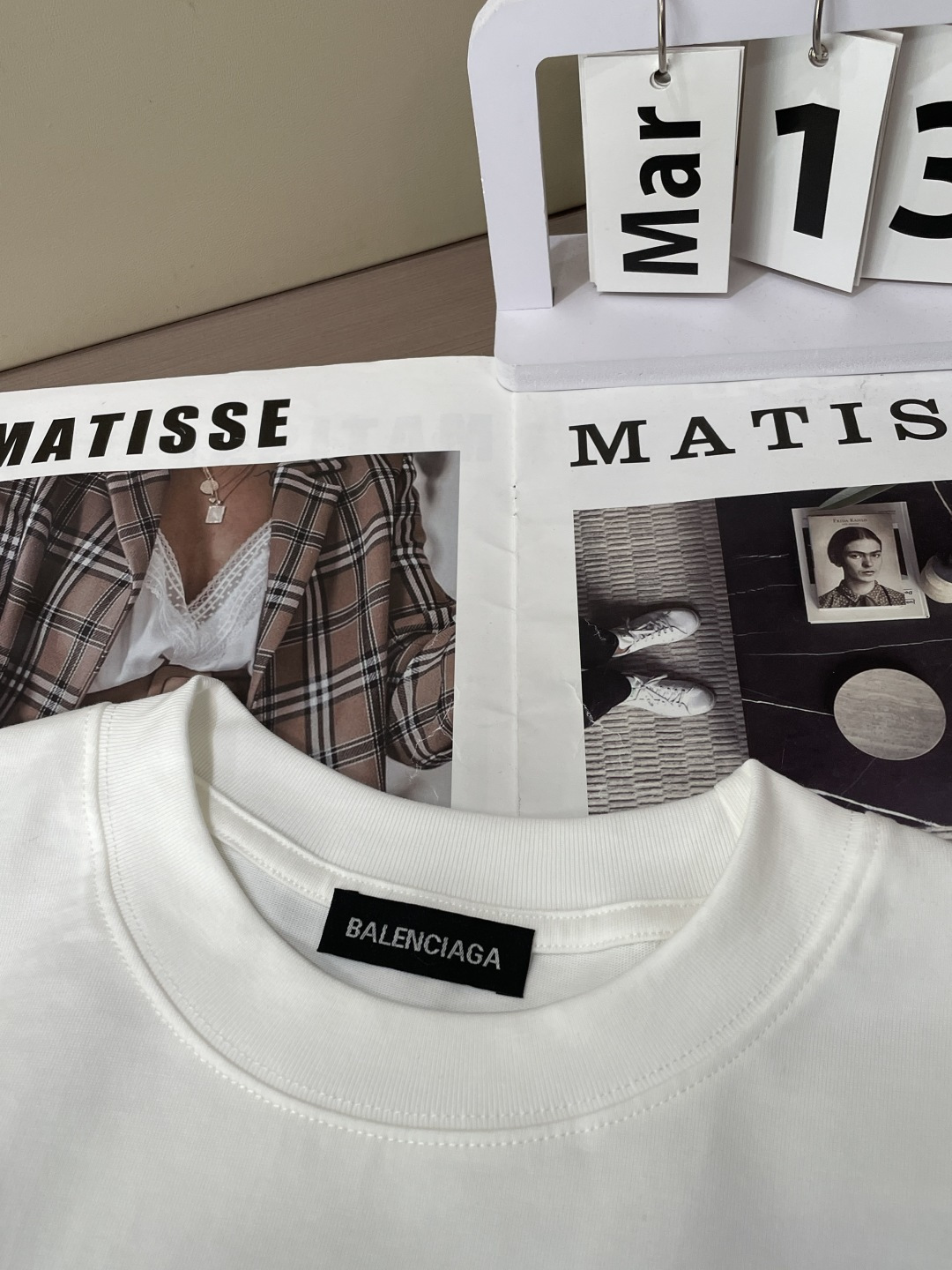 巴黎2026春夏款/官网同步面料采用重磅纯棉精梳棉面料，OS宽松版型，上身版型超正！日常百搭，衣橱必备单