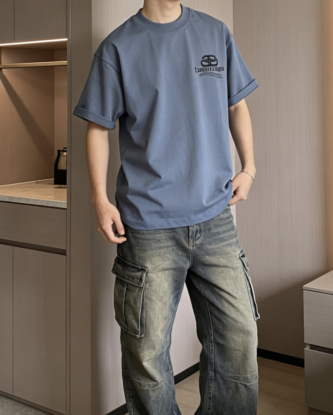 巴黎2026春夏款/官网同步面料采用重磅纯棉精梳棉面料，OS宽松版型，上身版型超正！日常百搭，衣橱必备单