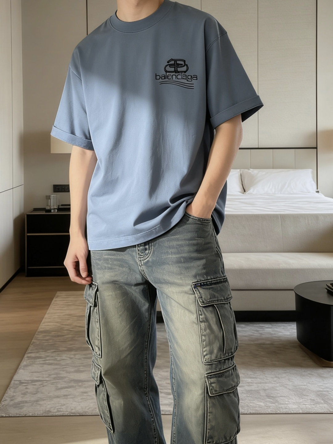 巴黎2026春夏款/官网同步面料采用重磅纯棉精梳棉面料，OS宽松版型，上身版型超正！日常百搭，衣橱必备单