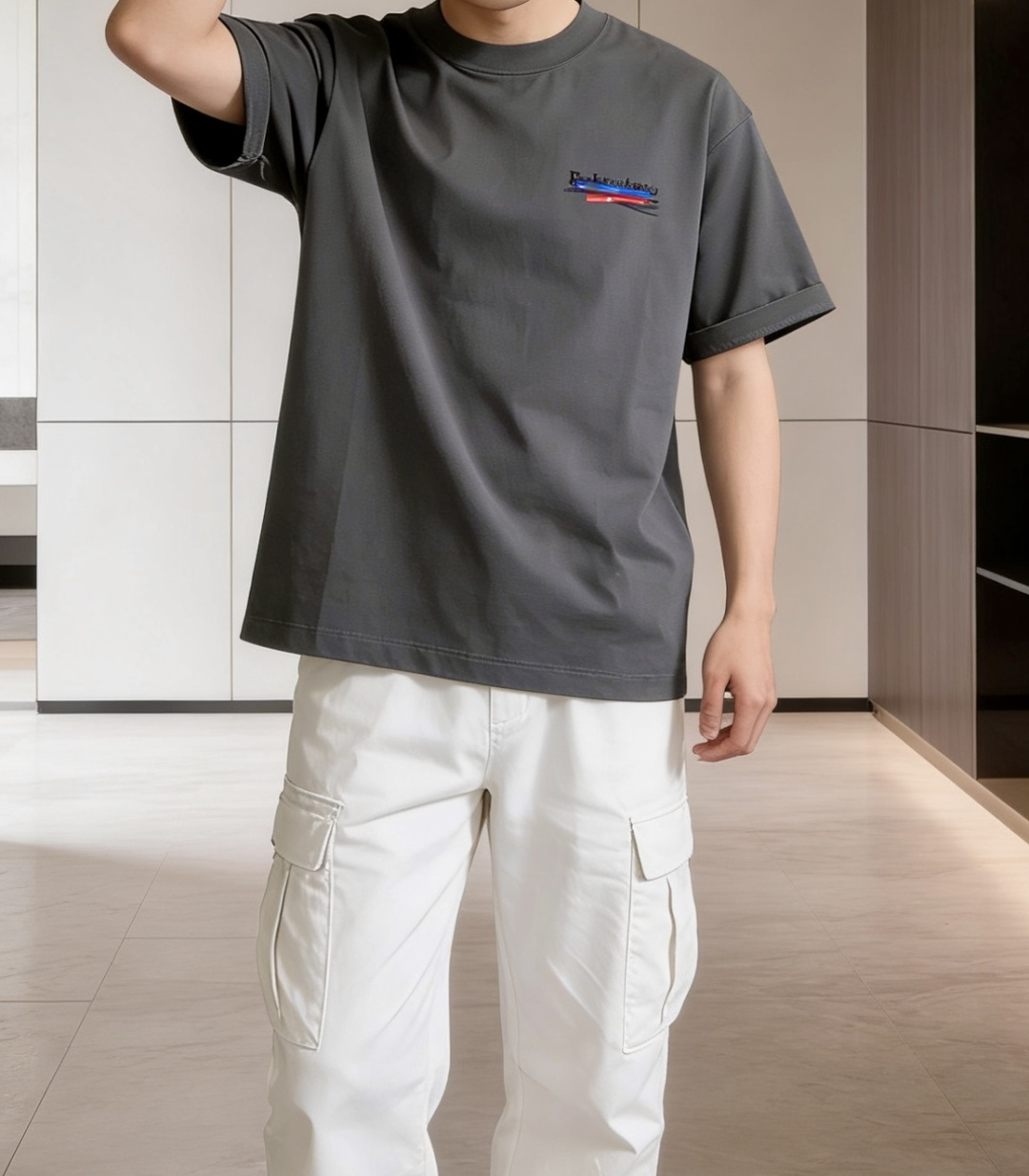 巴黎2026春夏款/官网同步面料采用重磅纯棉精梳棉面料，OS宽松版型，上身版型超正！日常百搭，衣橱必备单