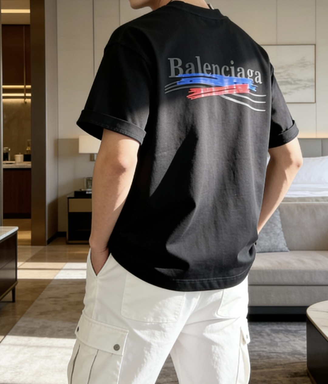 巴黎2026春夏款/官网同步面料采用重磅纯棉精梳棉面料，OS宽松版型，上身版型超正！日常百搭，衣橱必备单