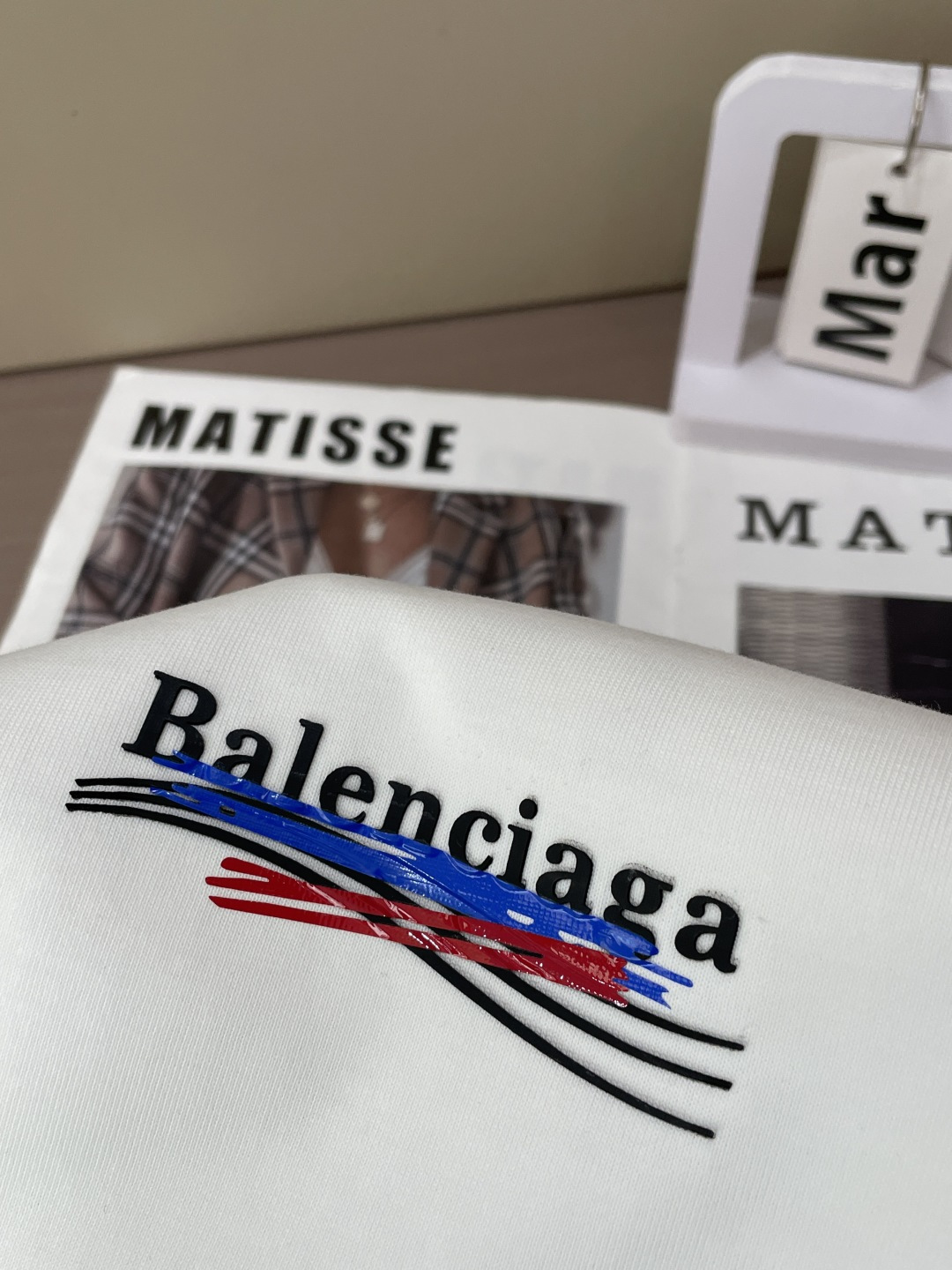 巴黎2026春夏款/官网同步面料采用重磅纯棉精梳棉面料，OS宽松版型，上身版型超正！日常百搭，衣橱必备单