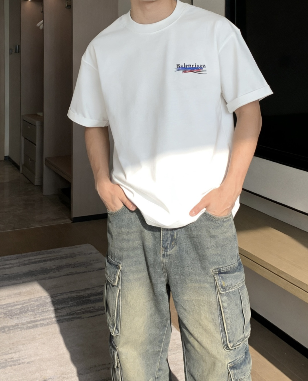 巴黎2026春夏款/官网同步面料采用重磅纯棉精梳棉面料，OS宽松版型，上身版型超正！日常百搭，衣橱必备单