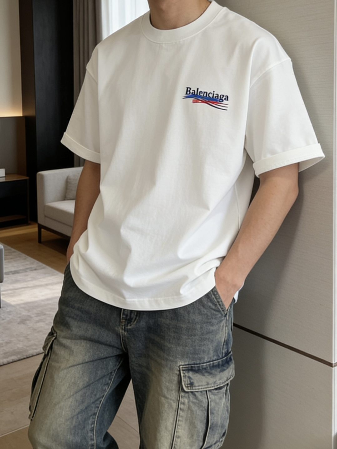 巴黎2026春夏款/官网同步面料采用重磅纯棉精梳棉面料，OS宽松版型，上身版型超正！日常百搭，衣橱必备单