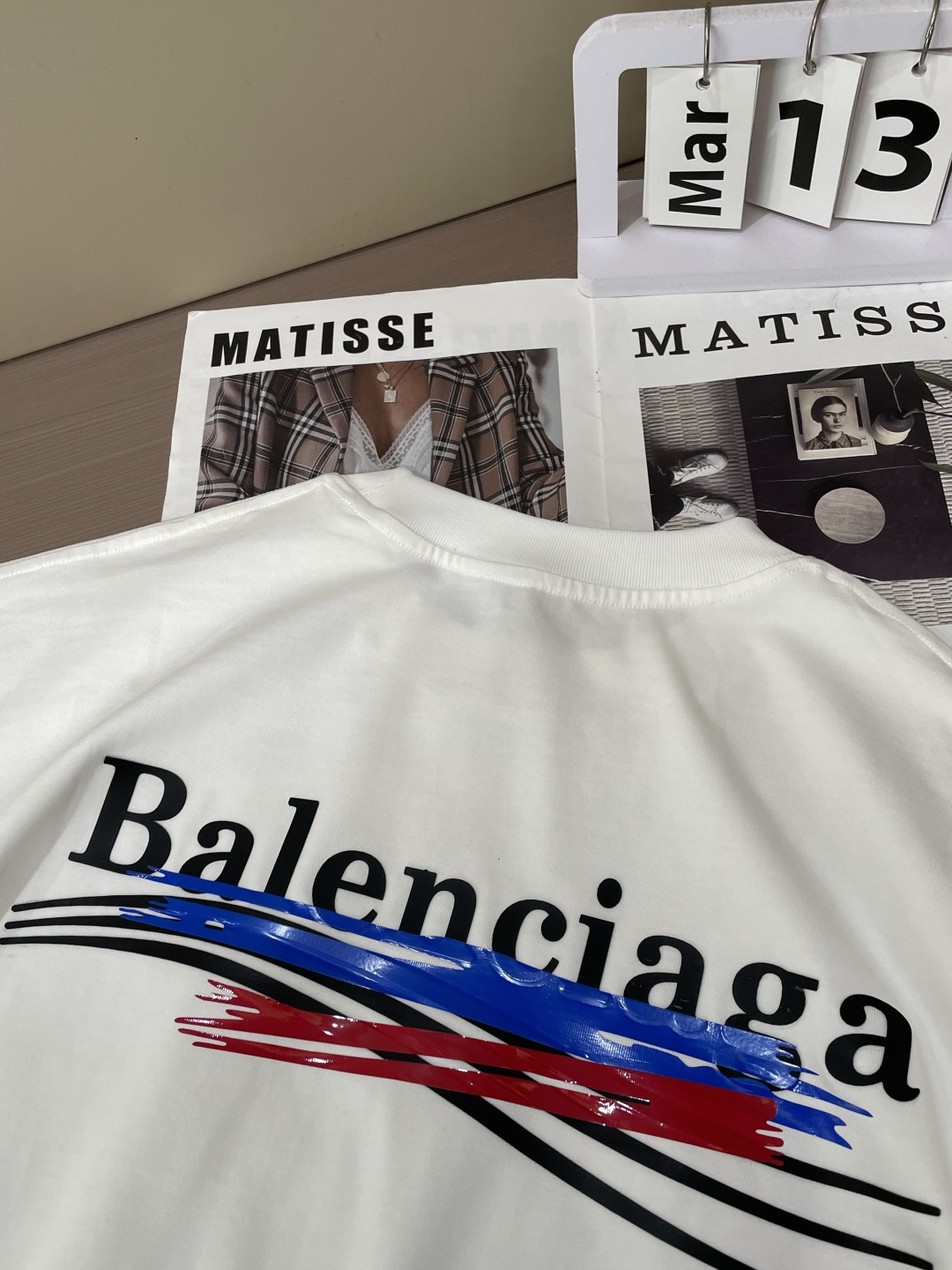 巴黎2026春夏款/官网同步面料采用重磅纯棉精梳棉面料，OS宽松版型，上身版型超正！日常百搭，衣橱必备单