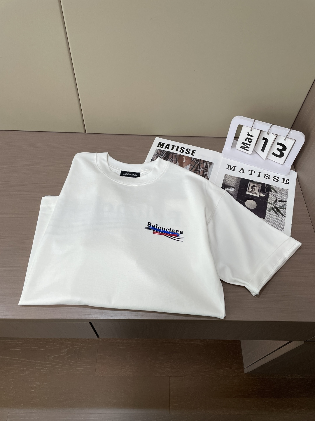 巴黎2026春夏款/官网同步面料采用重磅纯棉精梳棉面料，OS宽松版型，上身版型超正！日常百搭，衣橱必备单