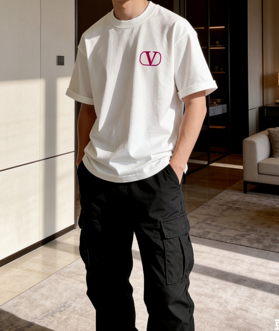 华伦天奴2026春夏款/官网同步面料采用重磅纯棉精梳棉面料，OS宽松版型，上身版型超正！日常百搭，衣橱必