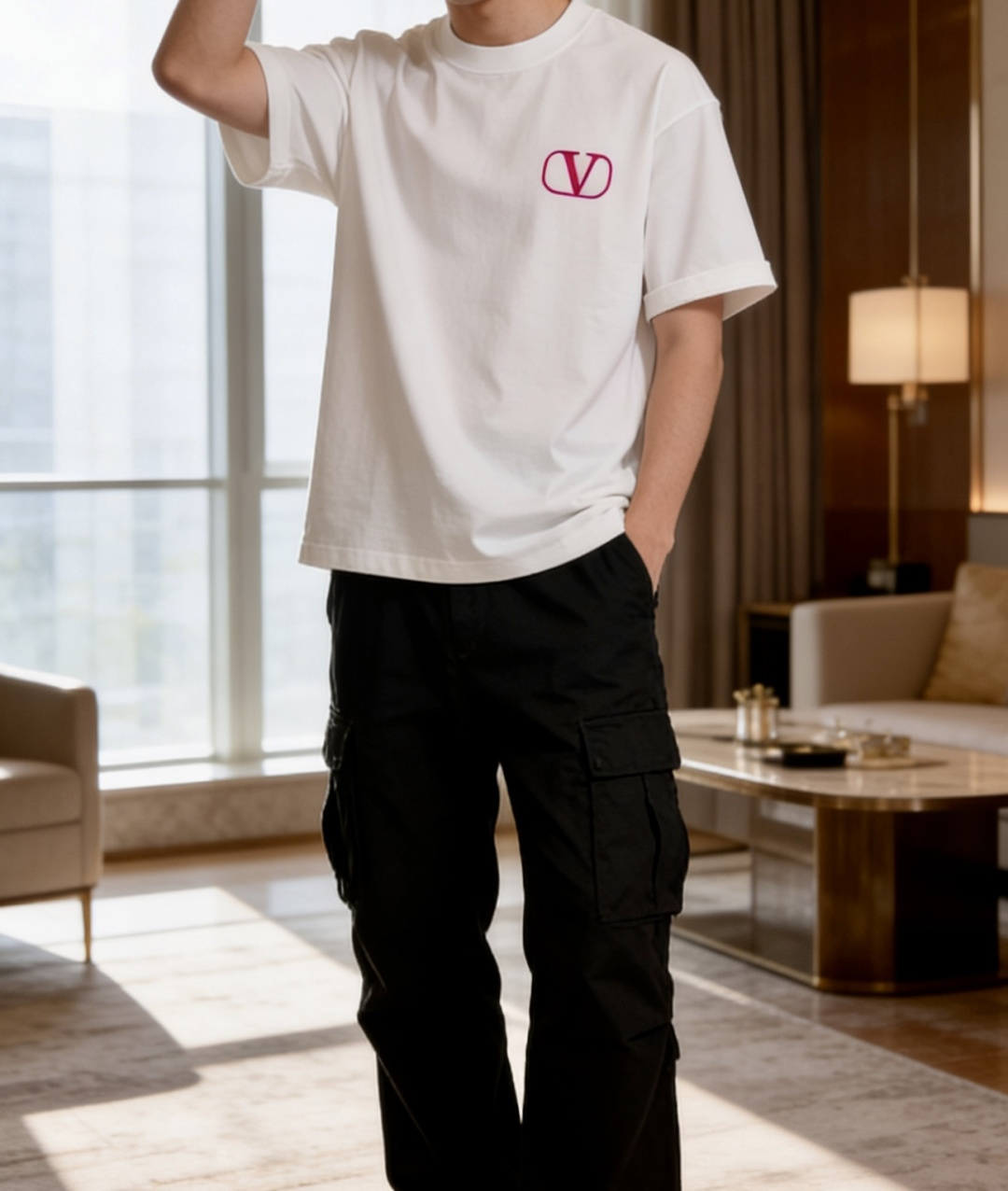 华伦天奴2026春夏款/官网同步面料采用重磅纯棉精梳棉面料，OS宽松版型，上身版型超正！日常百搭，衣橱必