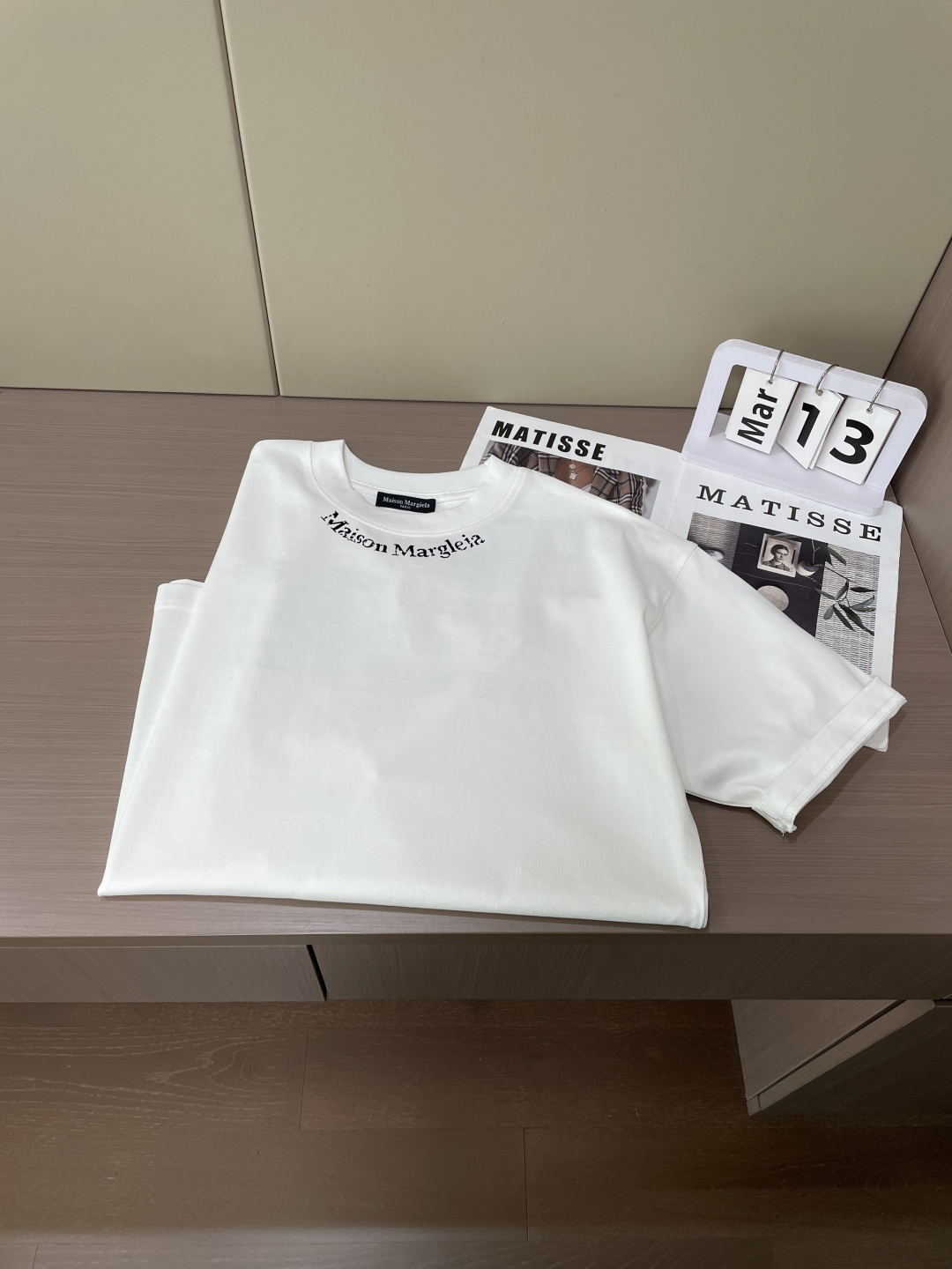 马吉拉2026春夏款/官网同步面料采用重磅纯棉精梳棉面料，OS宽松版型，上身版型超正！日常百搭，衣橱必备