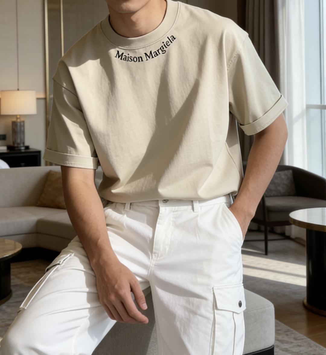 马吉拉2026春夏款/官网同步面料采用重磅纯棉精梳棉面料，OS宽松版型，上身版型超正！日常百搭，衣橱必备