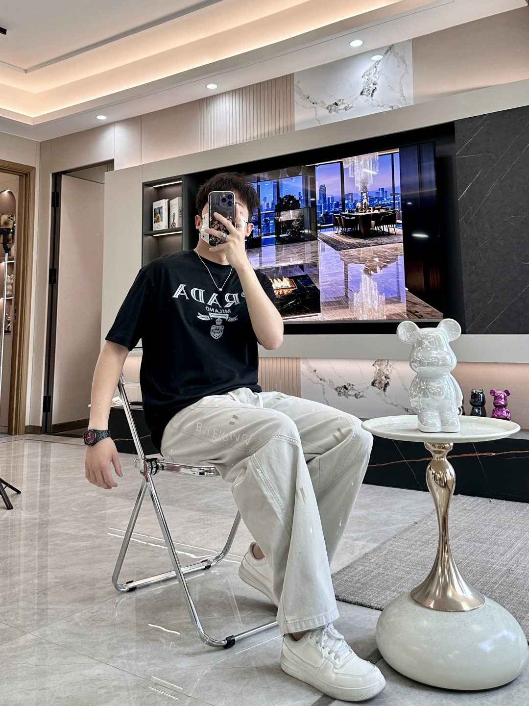 Prad 2026春夏新款首发专柜最新款短袖圆领T恤 高端订制 设计前卫时尚！品牌logo重工艺设计 高